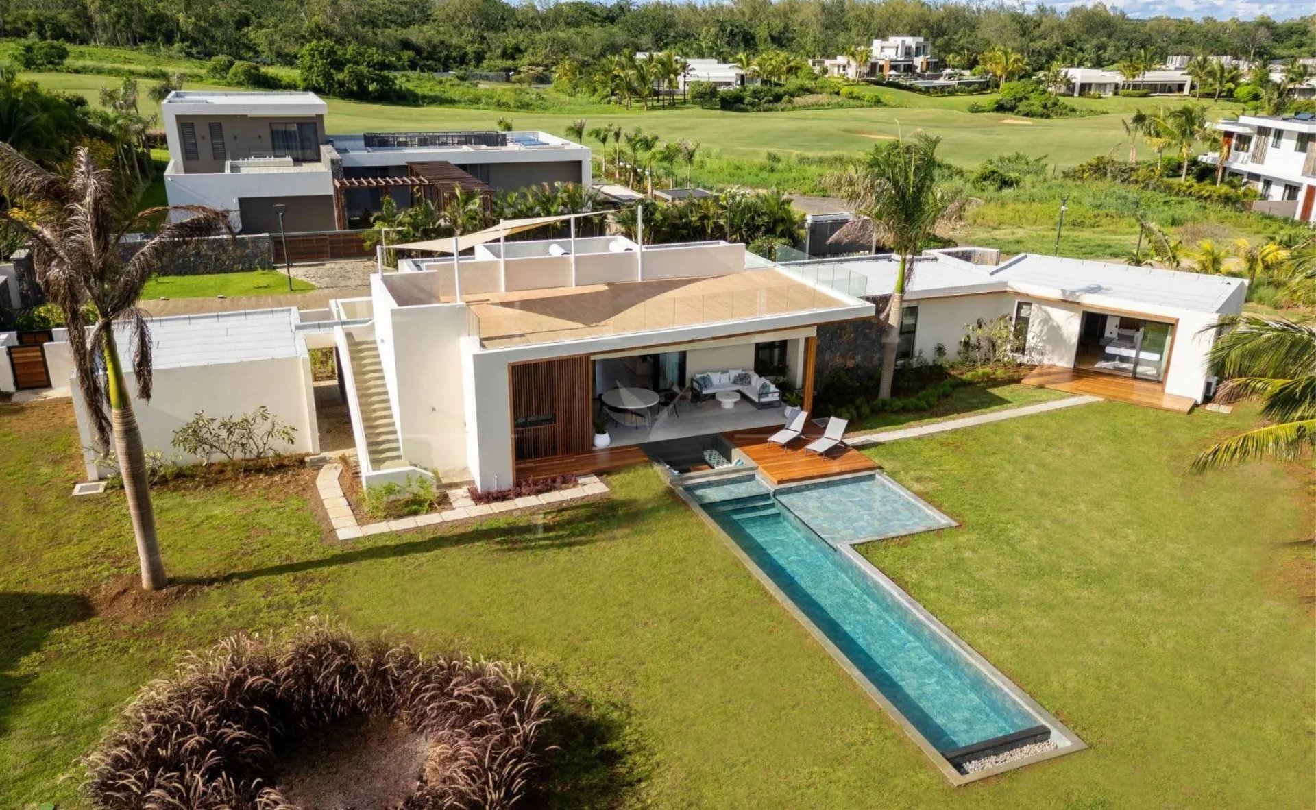 Sale Villa Beau Champ