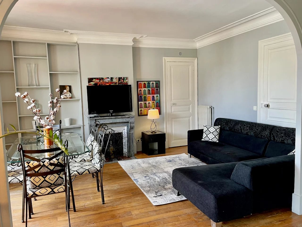 Paris 11th — rue de Charonne — Exceptional Double Reception — 78 m² Fully Furnished