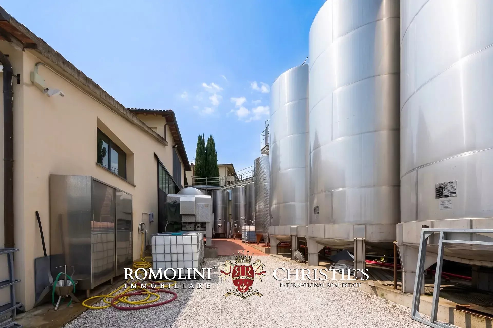 5 Bedroom Vineyard's Image 7
