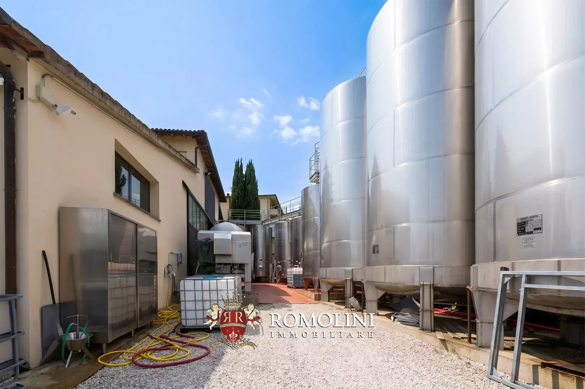5 Bedroom Vineyard's Image 7