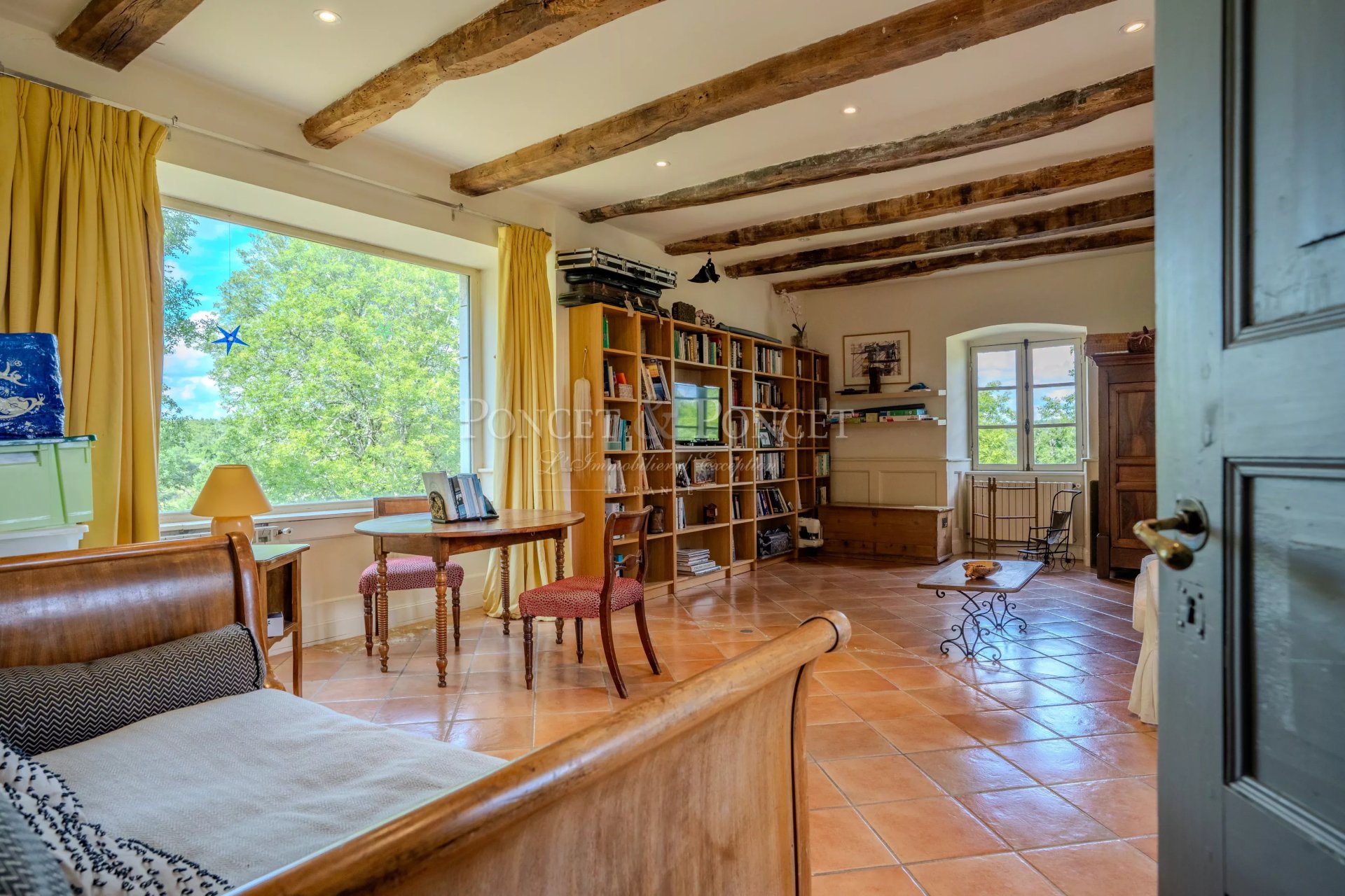 7 Bedroom Villa/Townhouse's Image 8