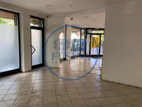 Negozio---Locale-commerciale-in-affitto---Bolzano-1