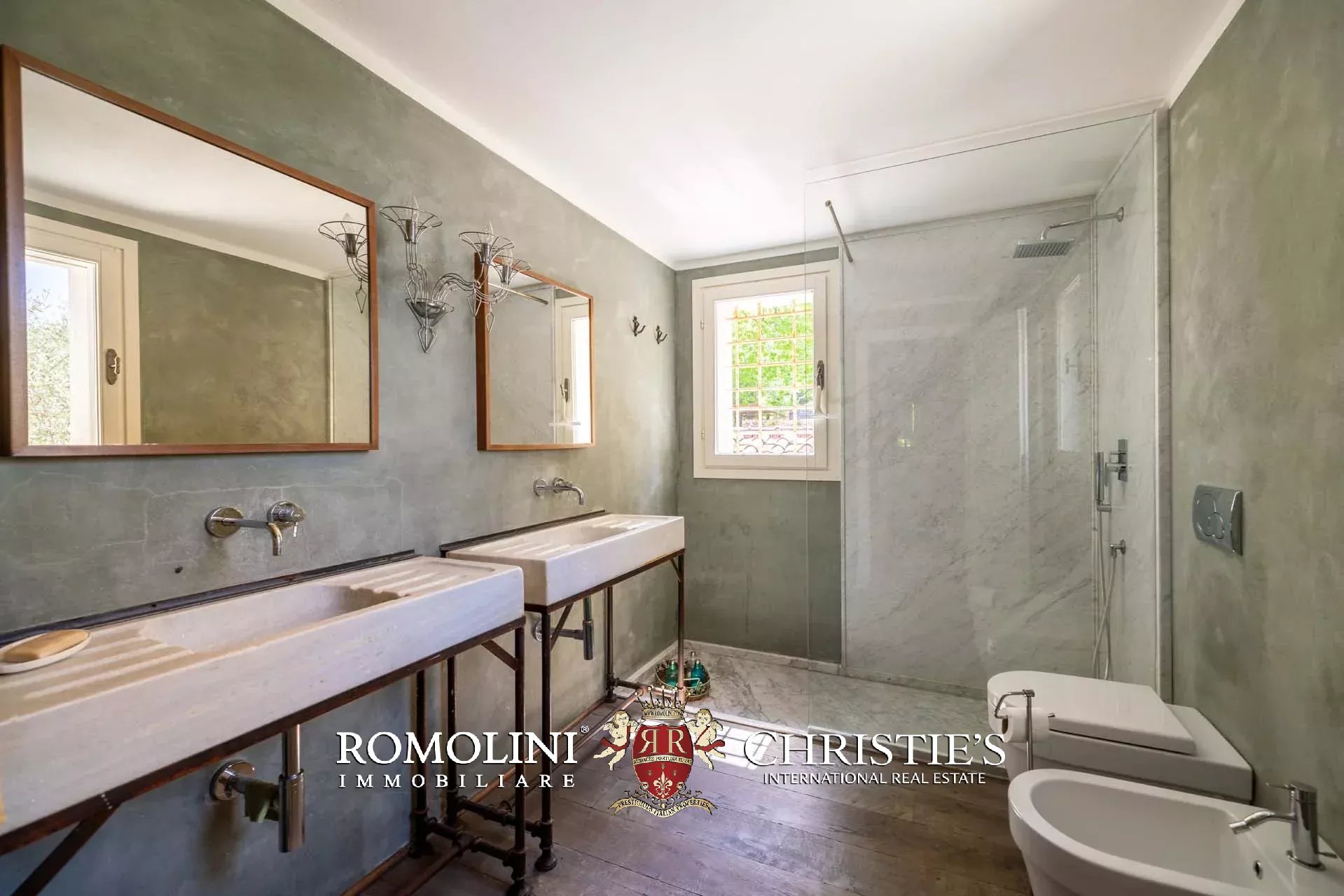 4 Bedroom Villa/Townhouse's Image 32