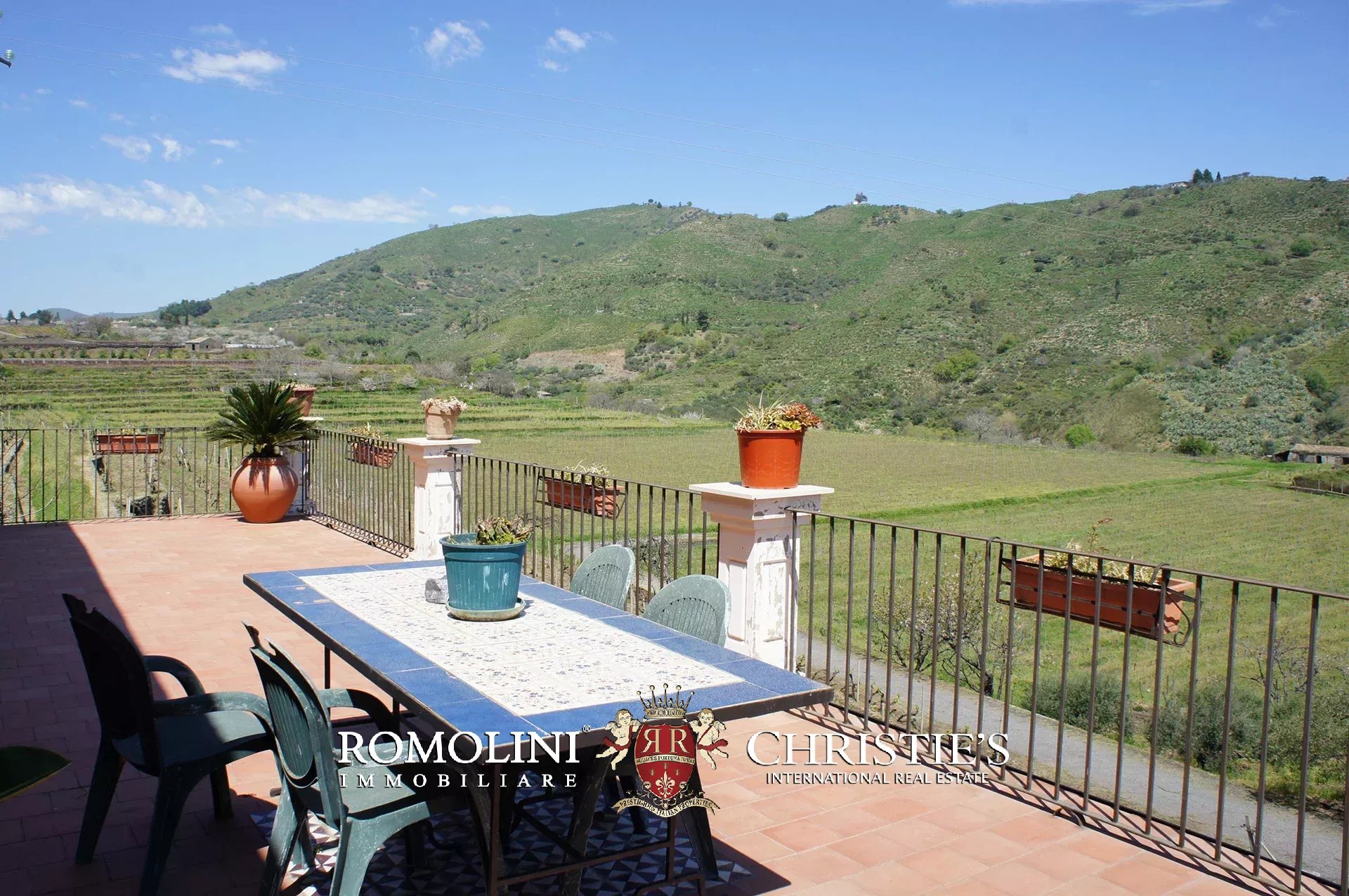 9 Bedroom Vineyard's Image 58