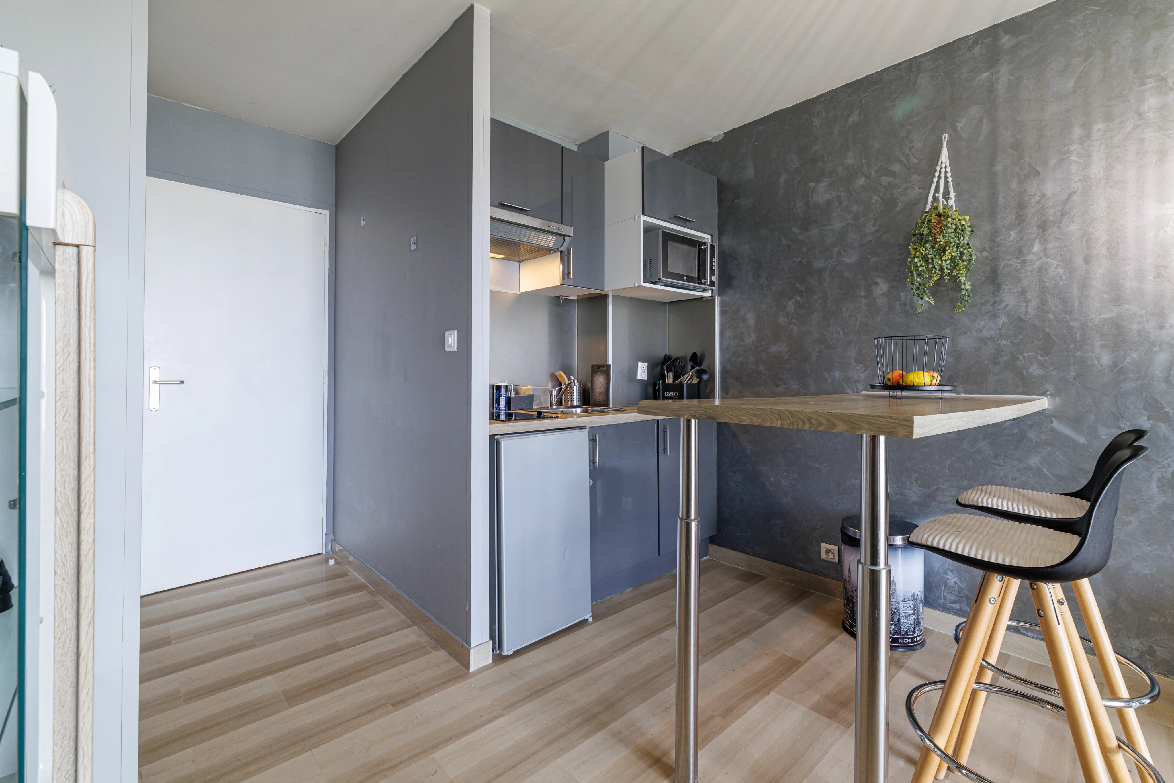 CORNICHE FLEURIE - STUDIO - BALCON