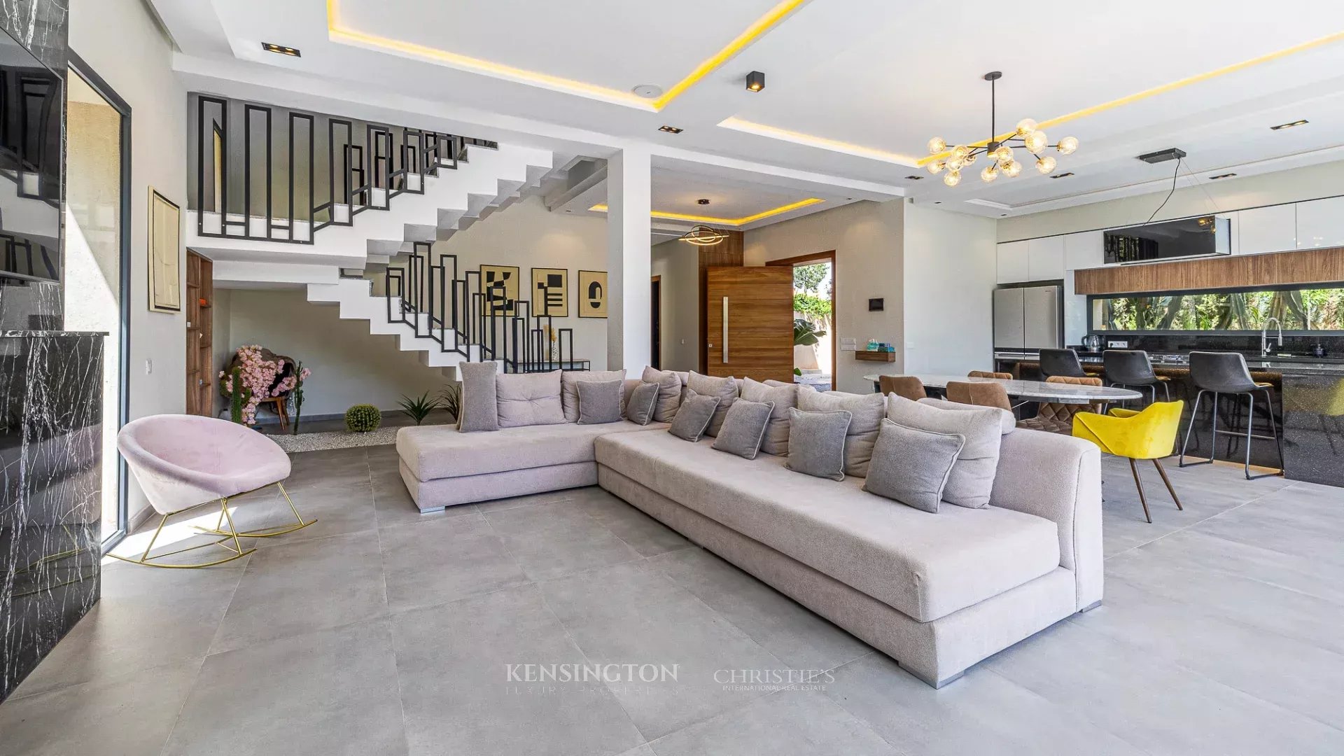 4 Bedroom Villa/Townhouse's Image 4