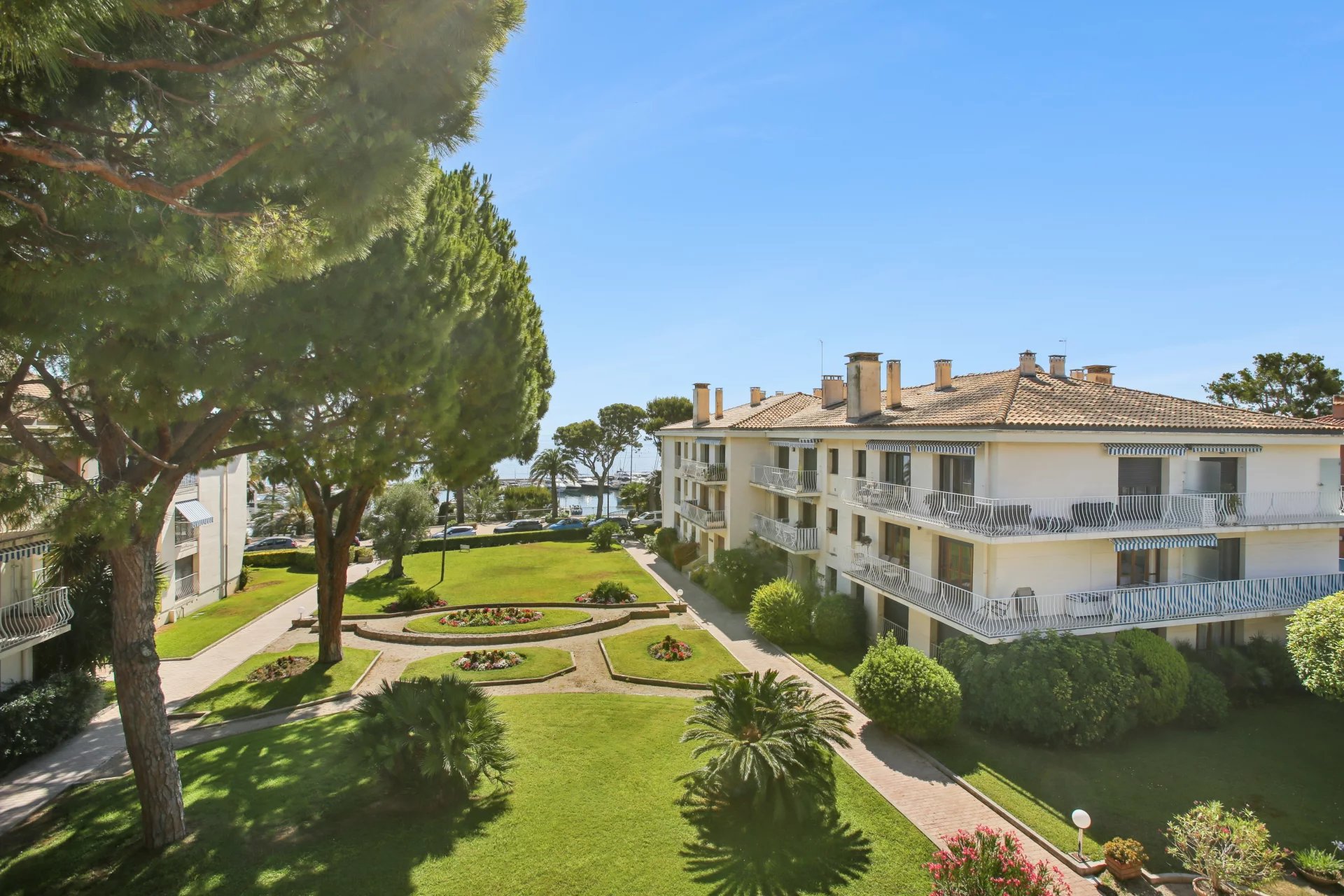Appartement 3/4 pièces avec de grandes terrasses et vue mer au cœur du village de Saint-Jean-Cap-Ferrat