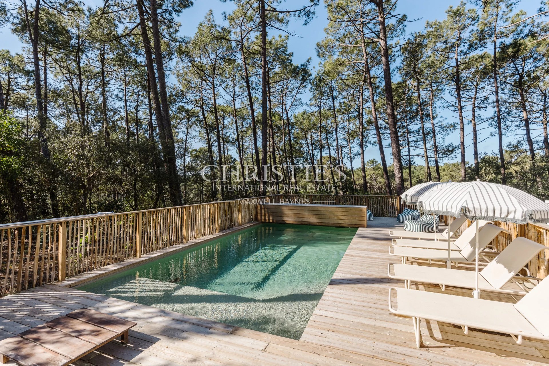 6 Bedroom Villa/Townhouse's Image 18