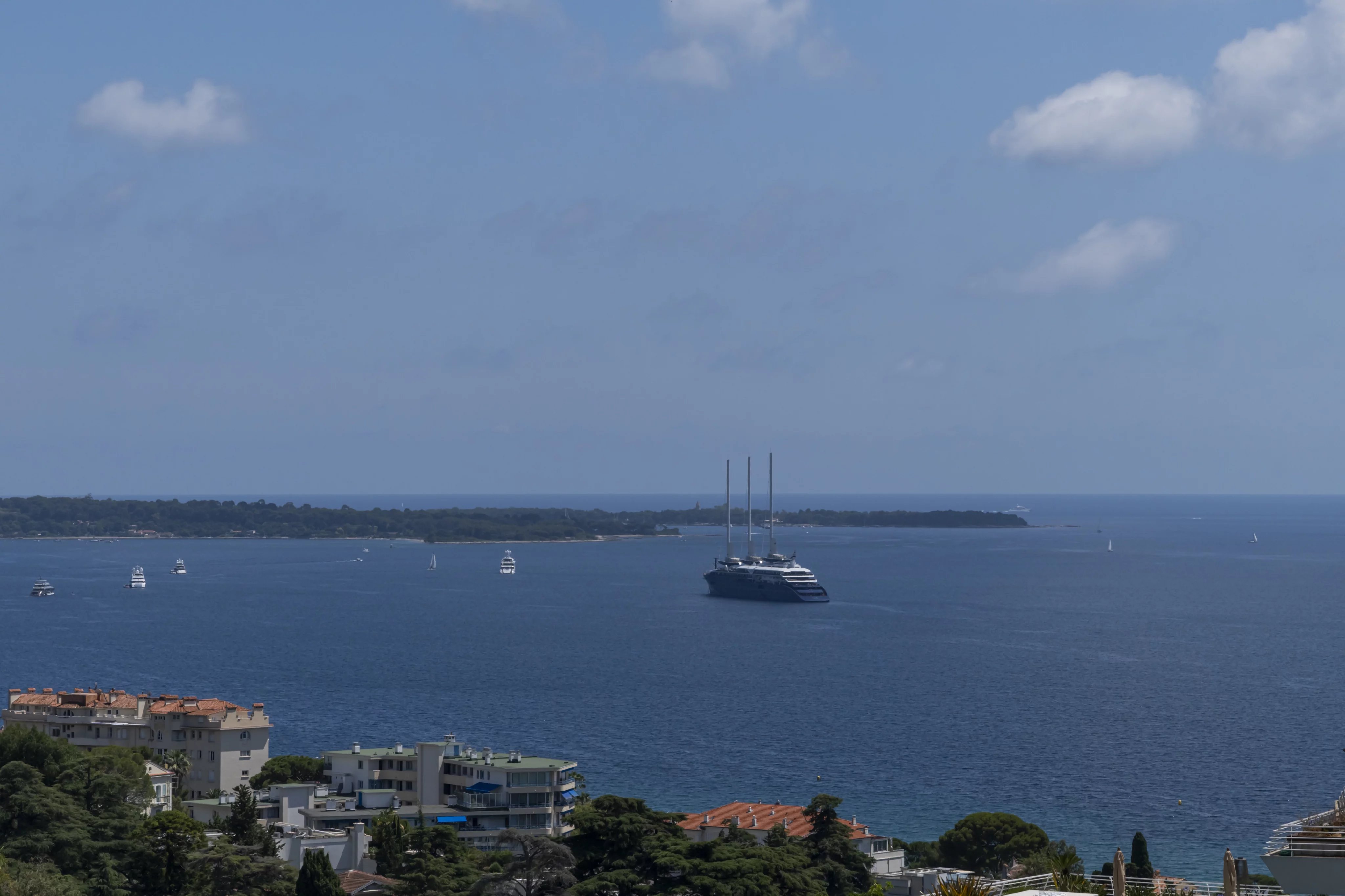  Image of Apartment - 2 Bedrooms for Sale in Alpes-Maritimes-Cannes-France, Image 19