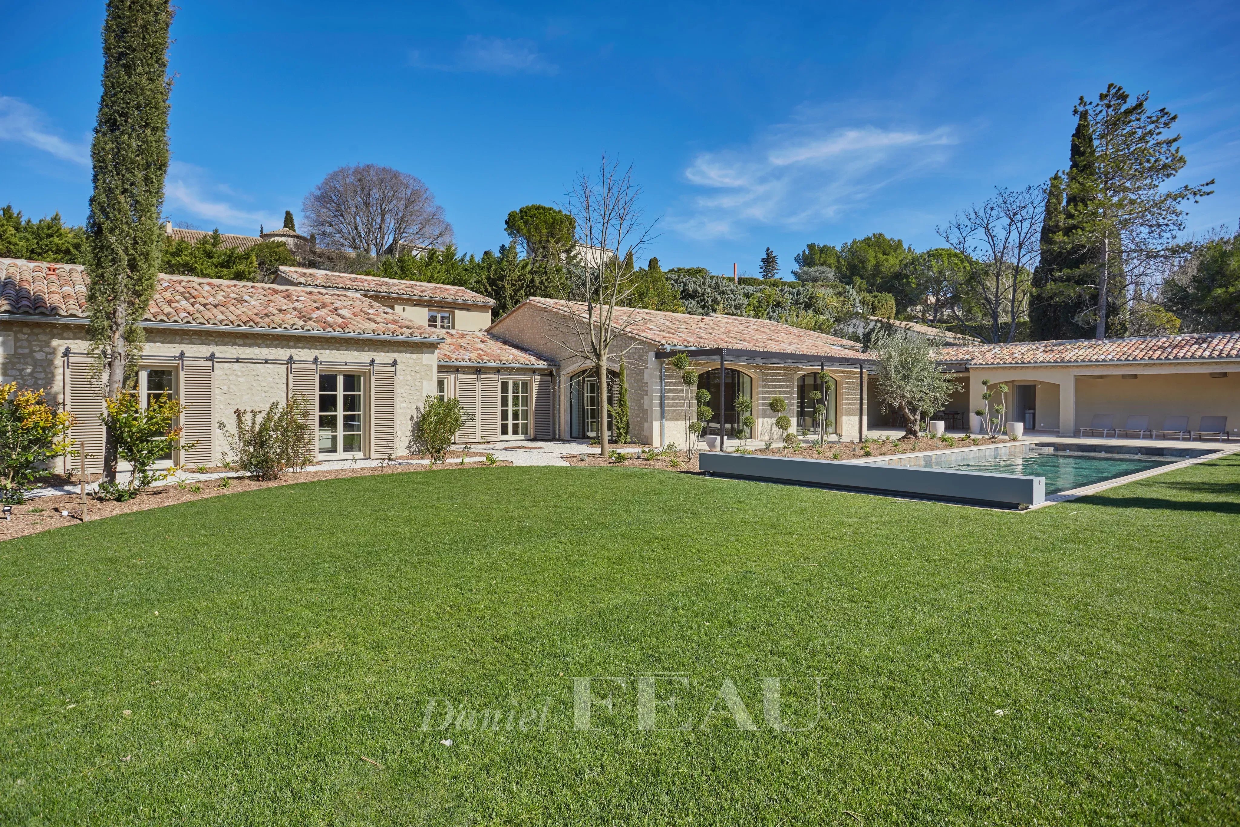 Maussane-les-Alpilles  - An entirely renovated 6-bed property