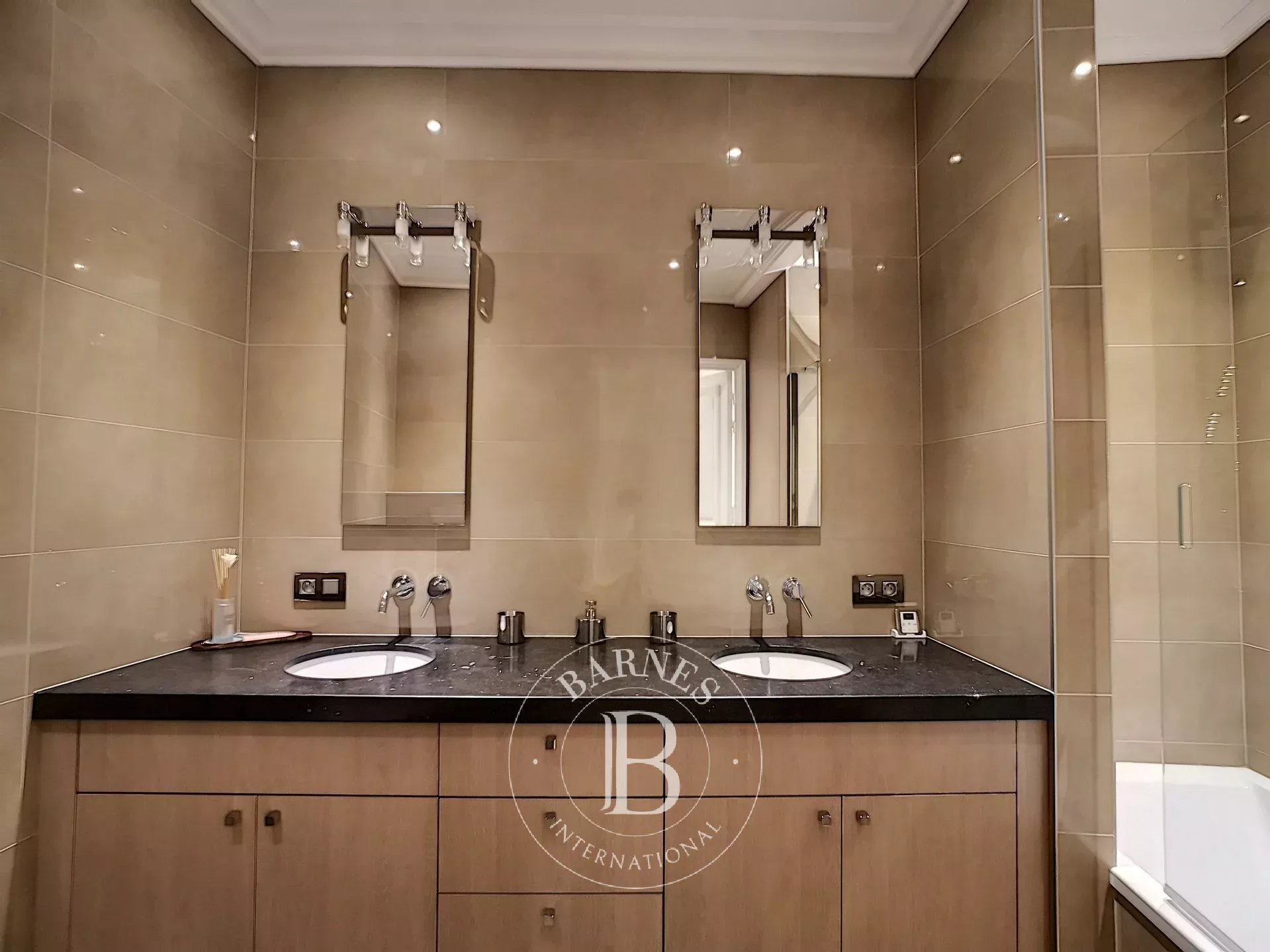 Daire Paris 9ème - picture 16