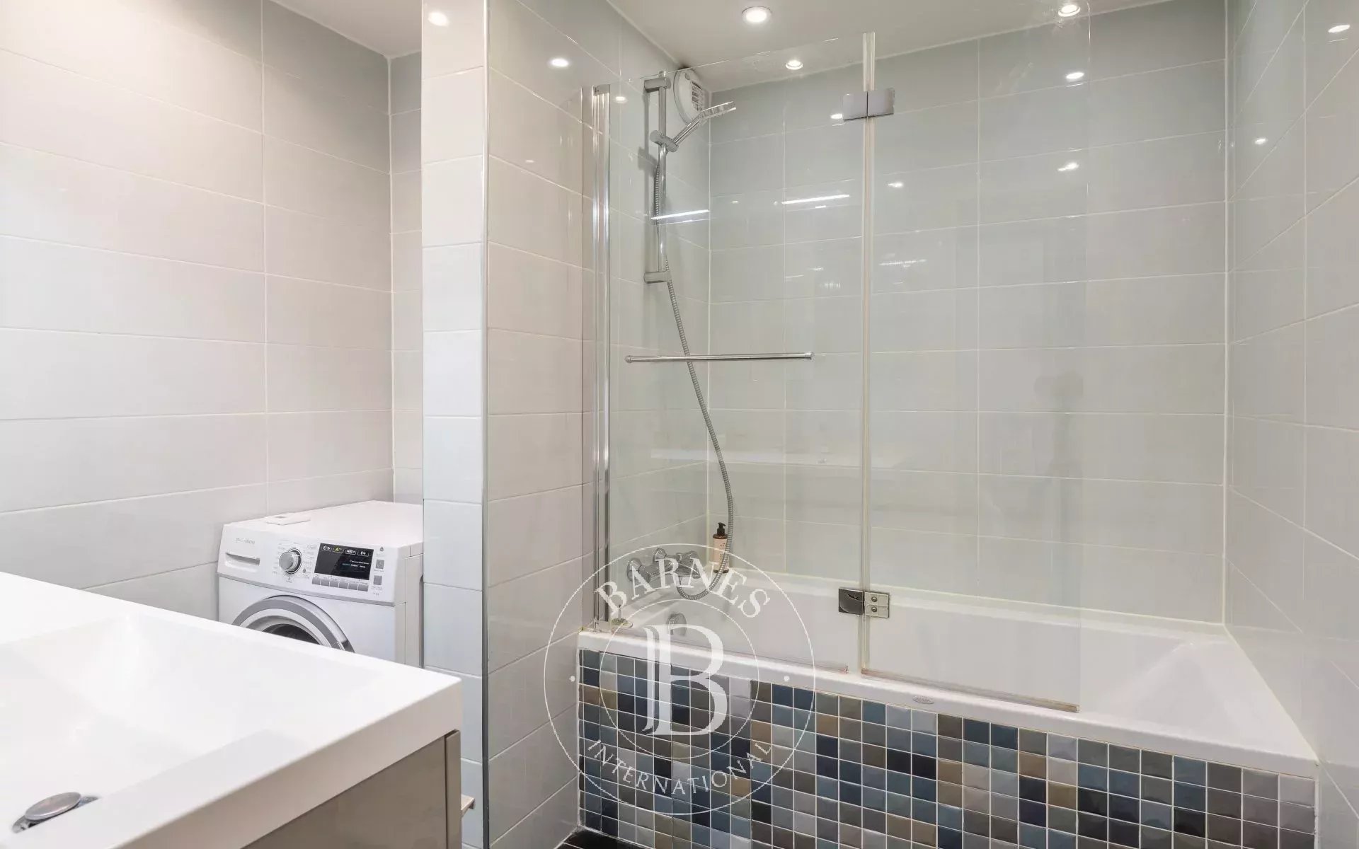 Daire Paris 18ème - picture 14