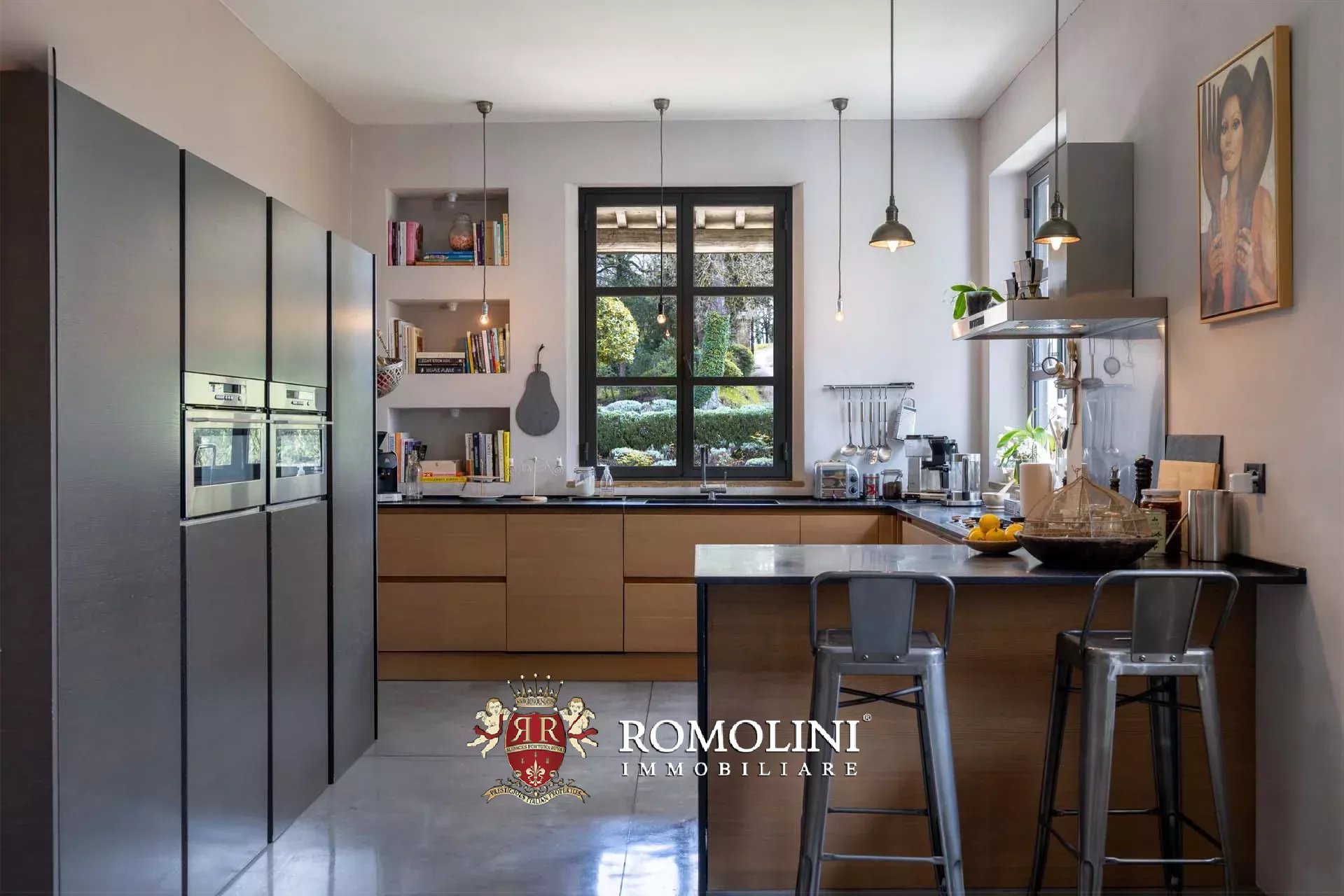 7 Bedroom Villa/Townhouse's Image 13