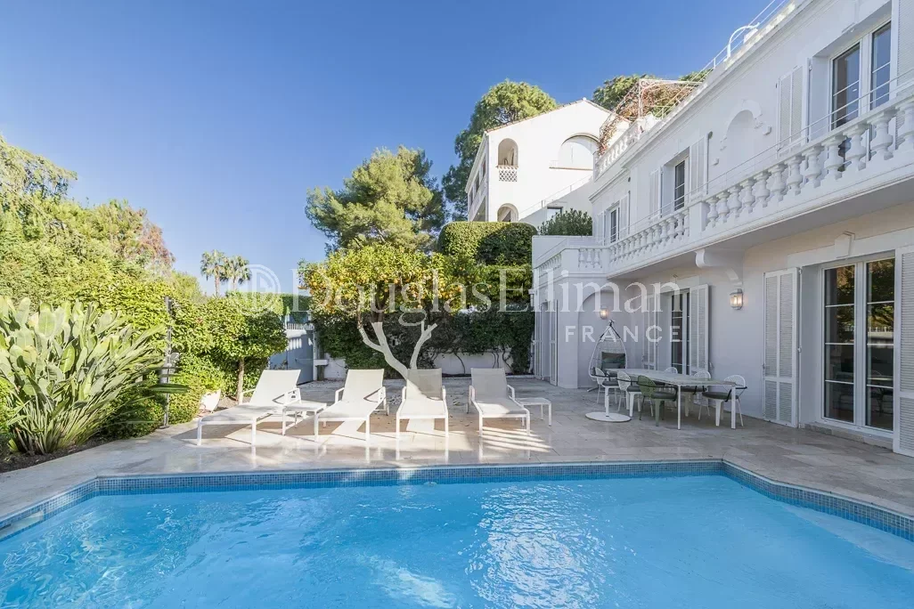 CAP D&rsquo;ANTIBES – Villa Belle Époque - Image nᵒ3