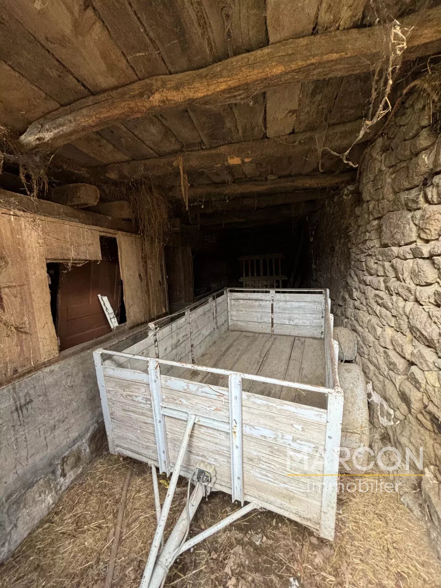 SALE HOUSE AREA CHAMBON-SUR-VOUEIZE