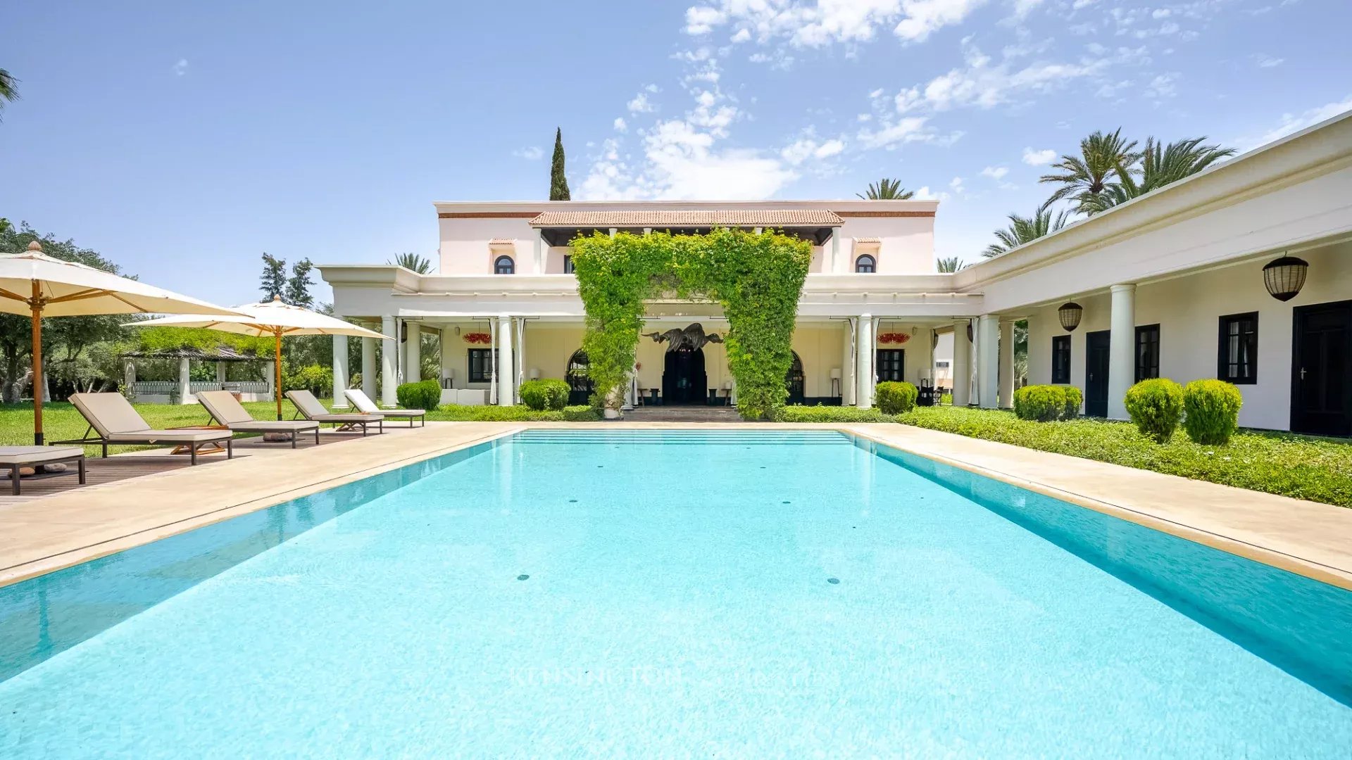 6 Bedroom Villa/Townhouse's Image 3
