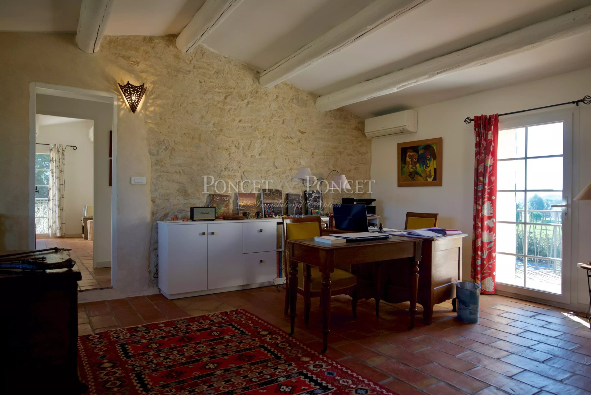 10 Bedroom Villa/Townhouse's Image 21