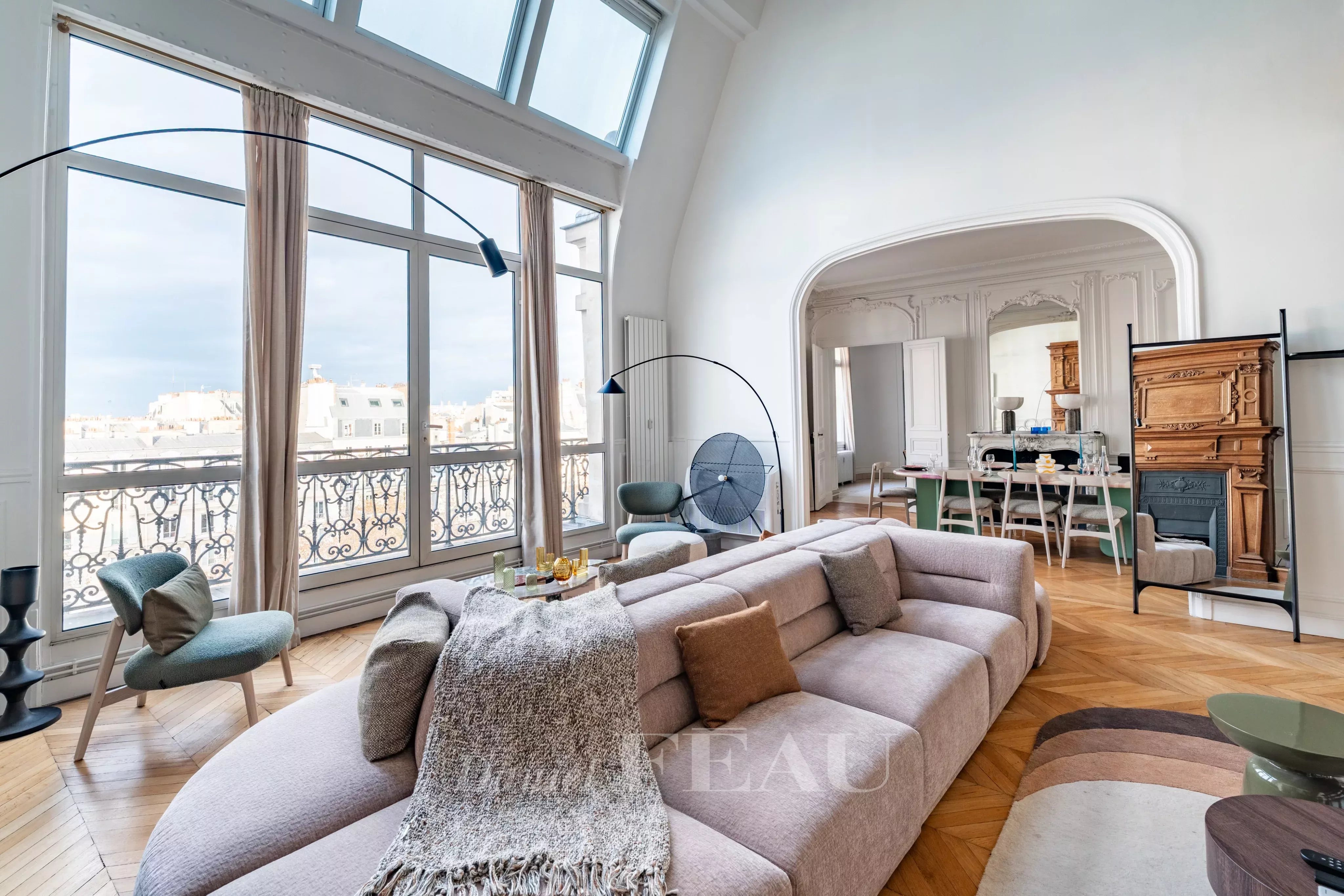 Neuilly-sur-Seine  -  A sublime 4-bed apartment