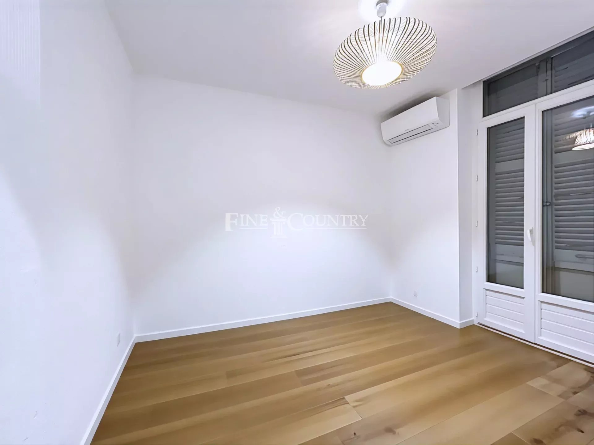 Photo of Apartment 2 bedrooms for sale in Cannes Banane