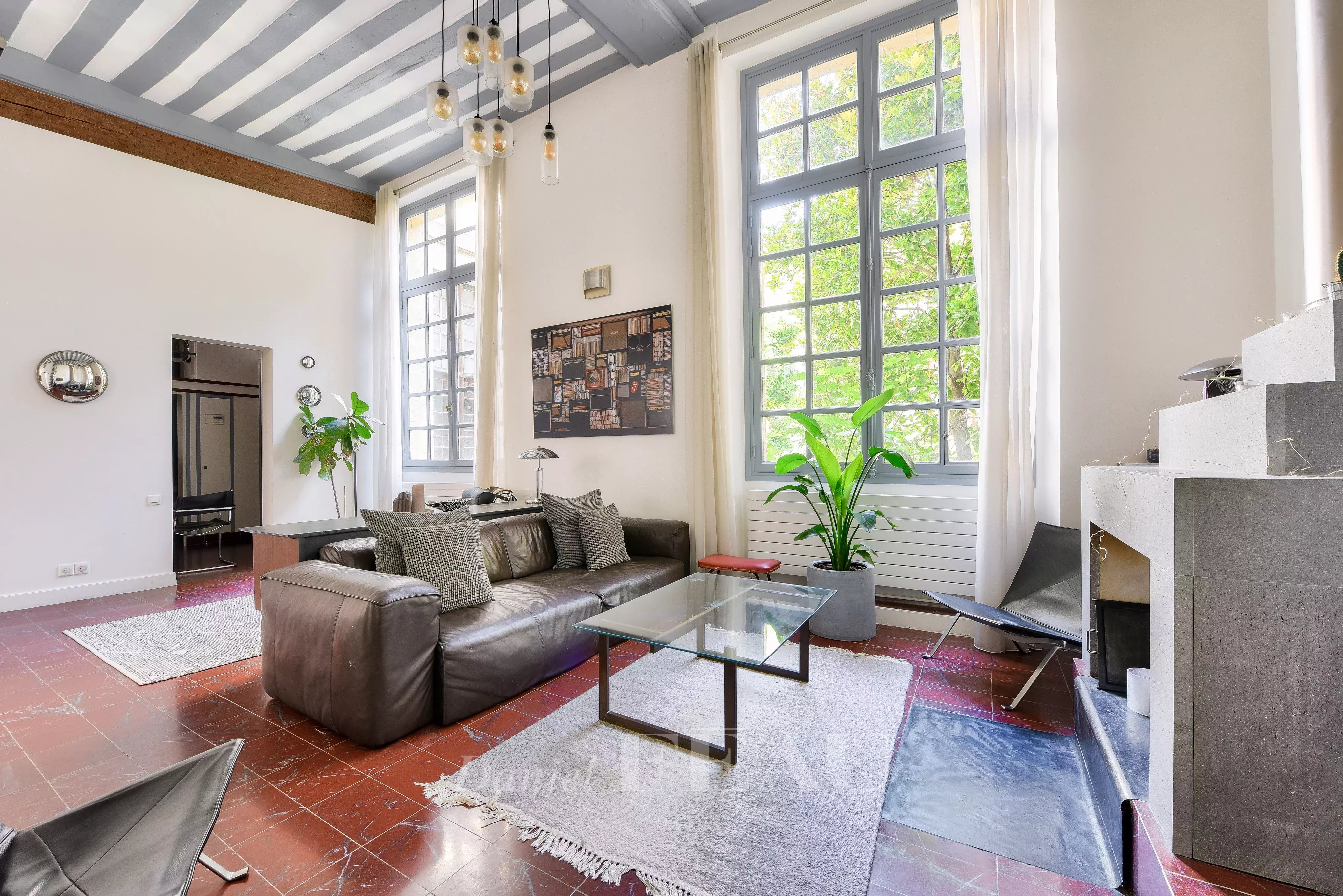 Paris 4th District – A character apartment in a period private mansion