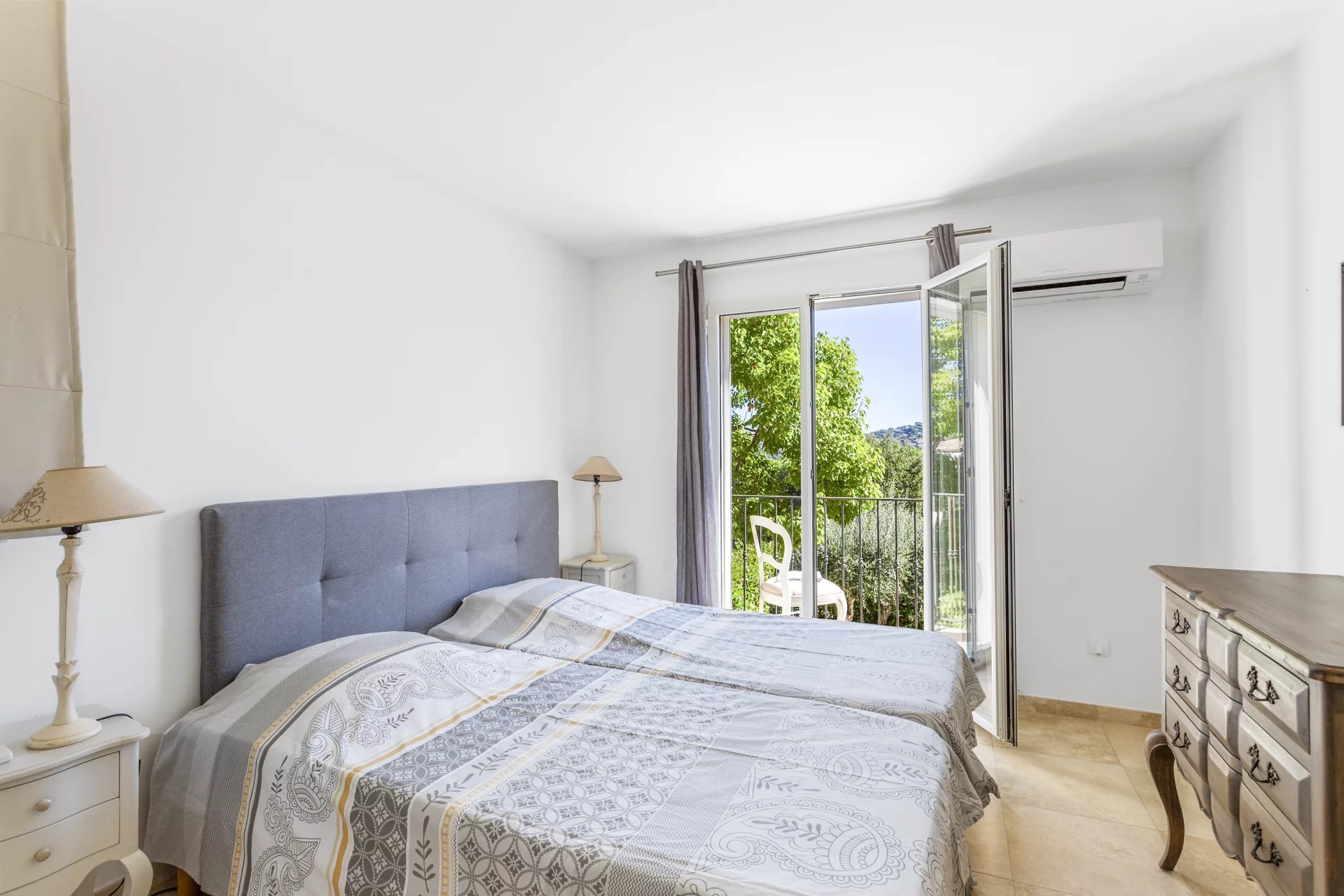 Recent villa in a secure domain - Sainte Maxime
