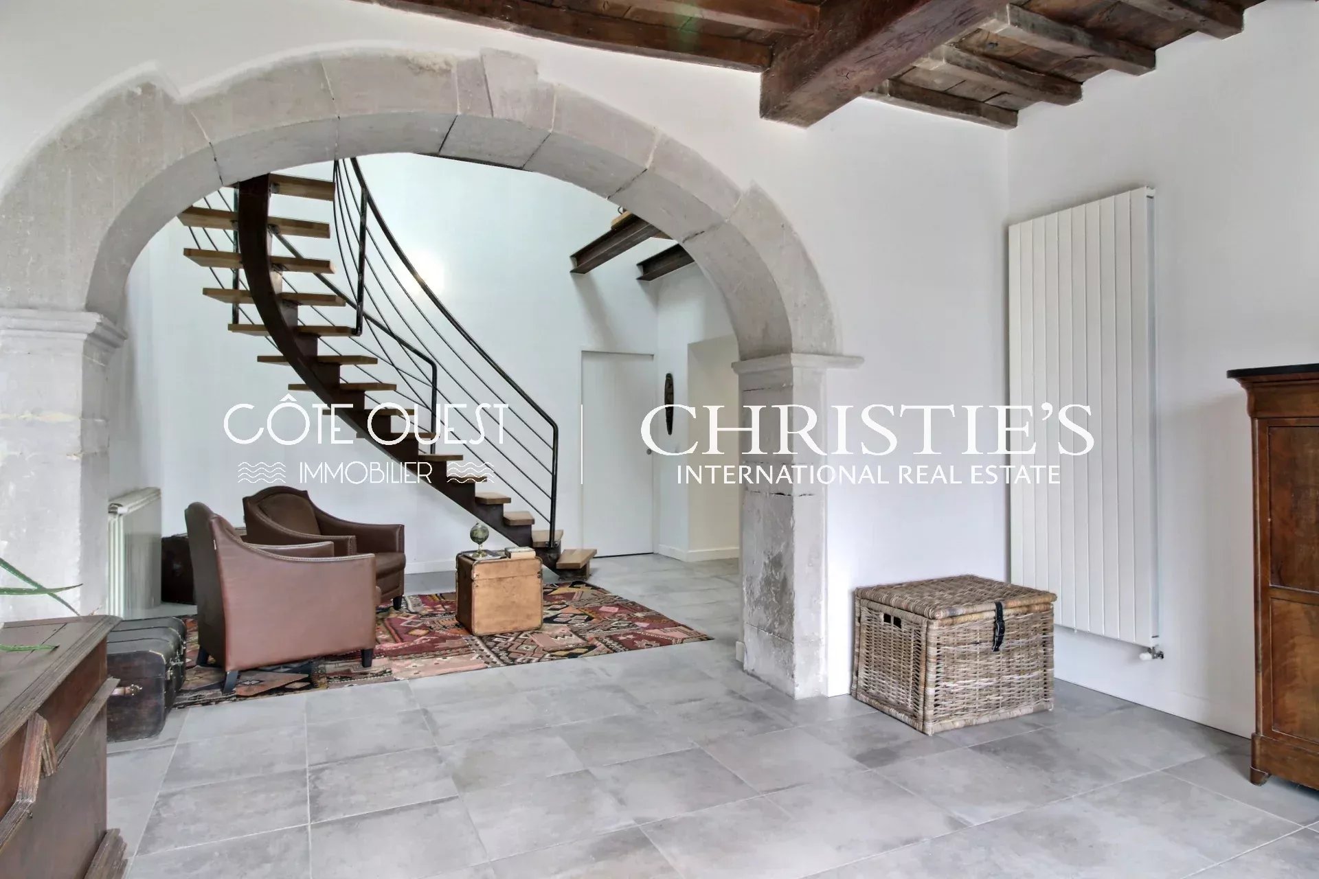 4 Bedroom Villa/Townhouse's Image 3