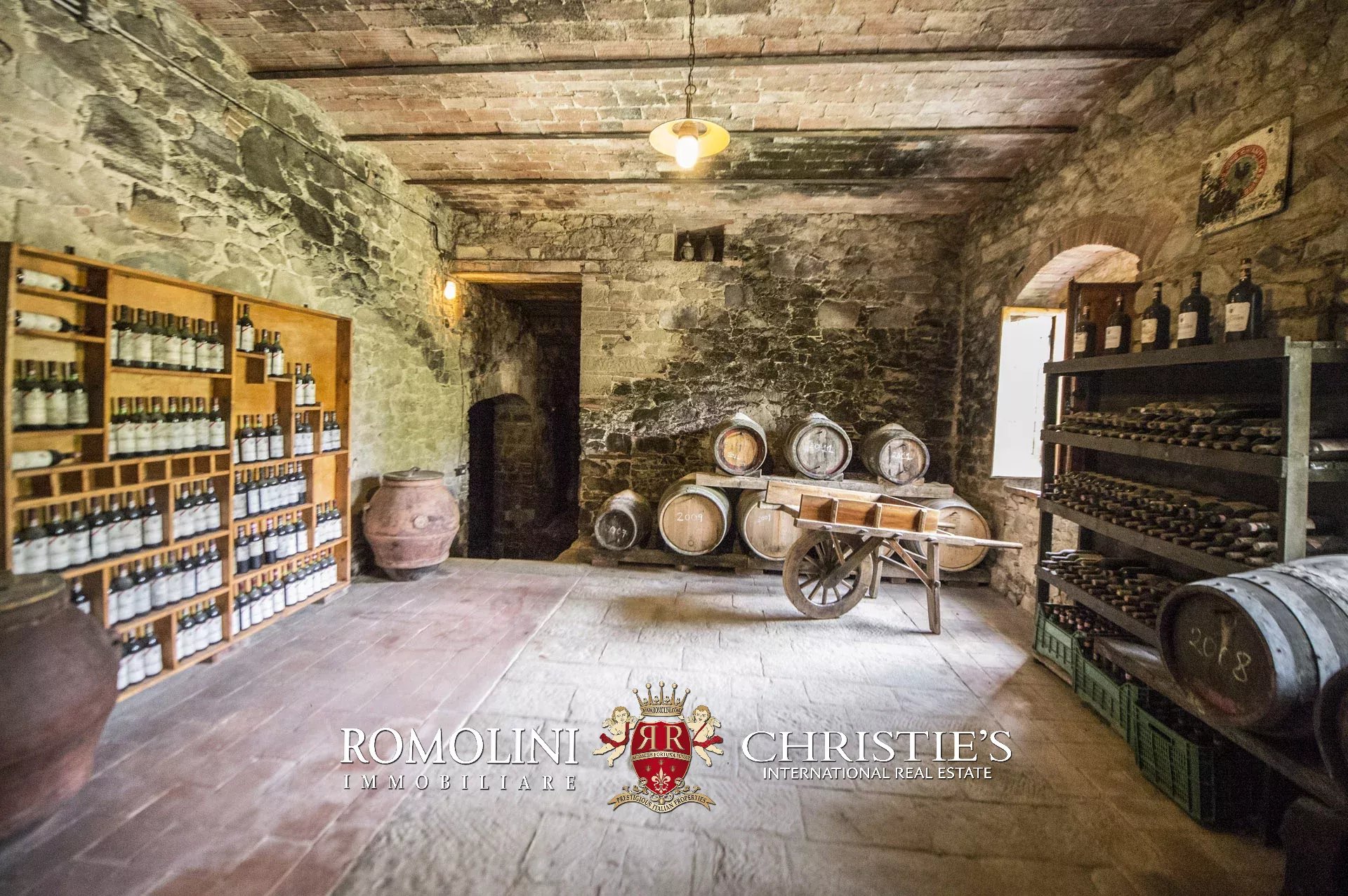 17 Bedroom Vineyard's Image 47