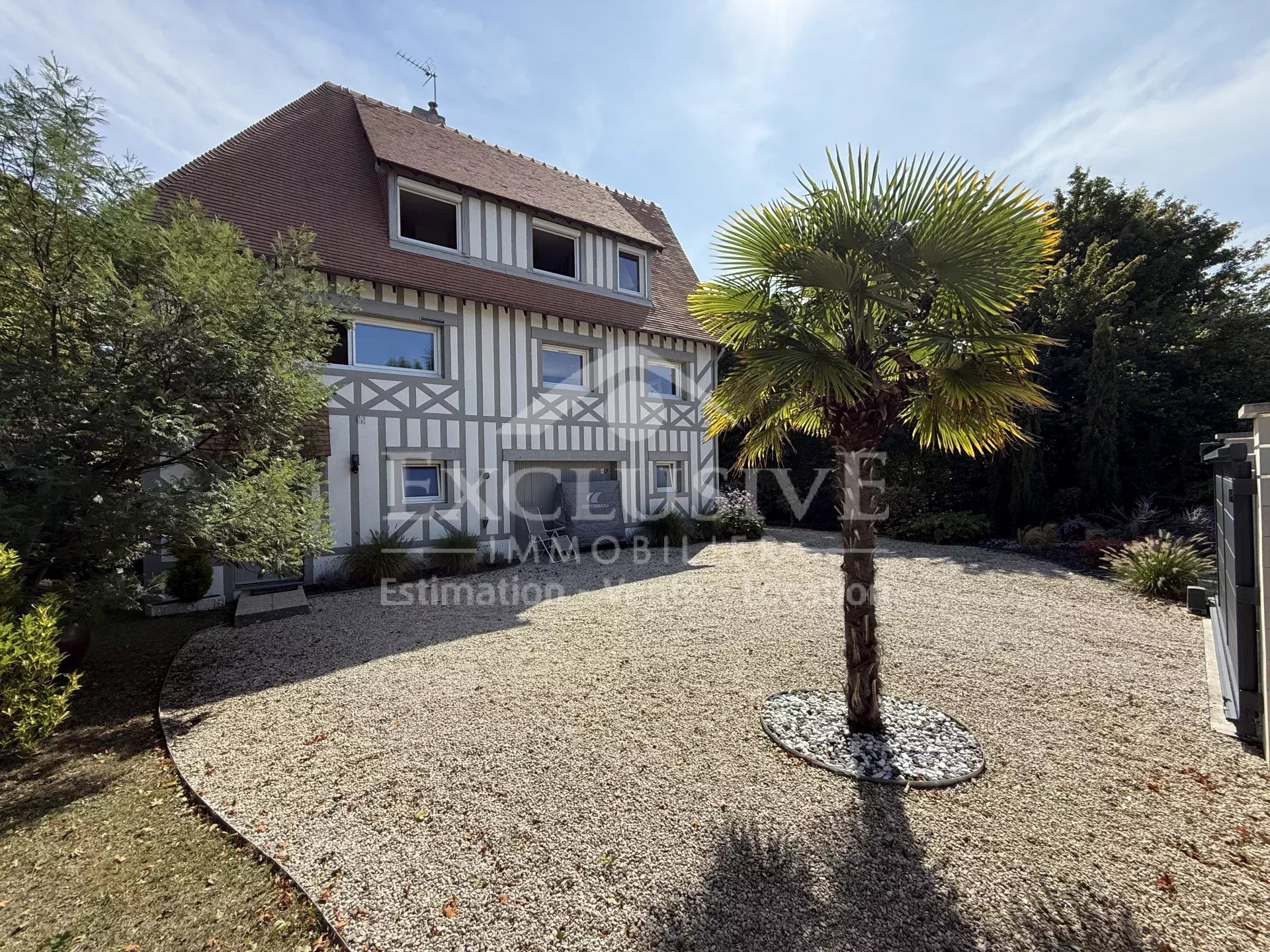 Vaste Villa Quartier Résidentiel