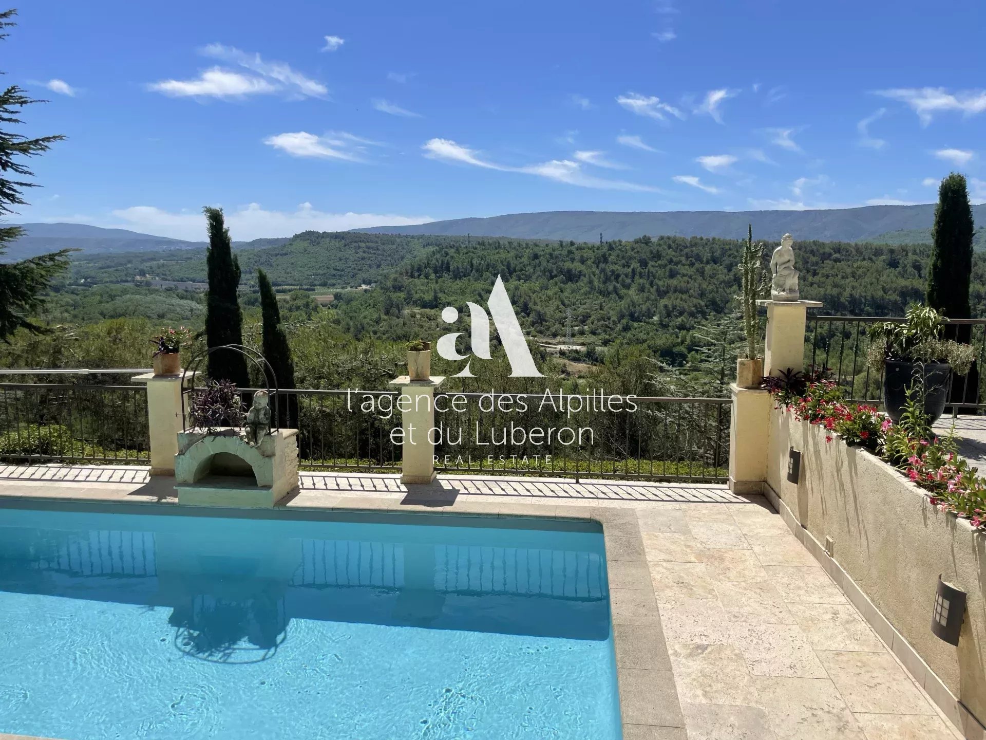 GOULT - TROGLODYTE HOUSE OF CHARACTER