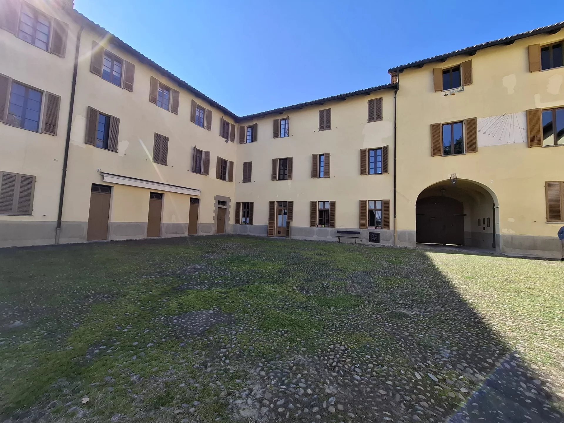 QUADRILOCALE A GOVONE