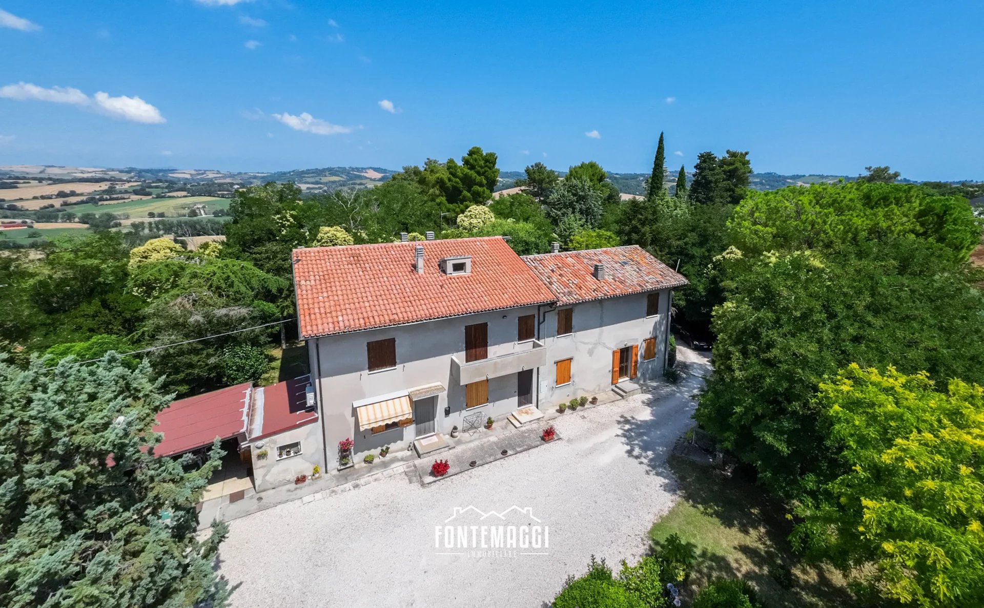 FANO (PU) CARIGNANO - CASA TRIFAMILIARE CON TERRENO