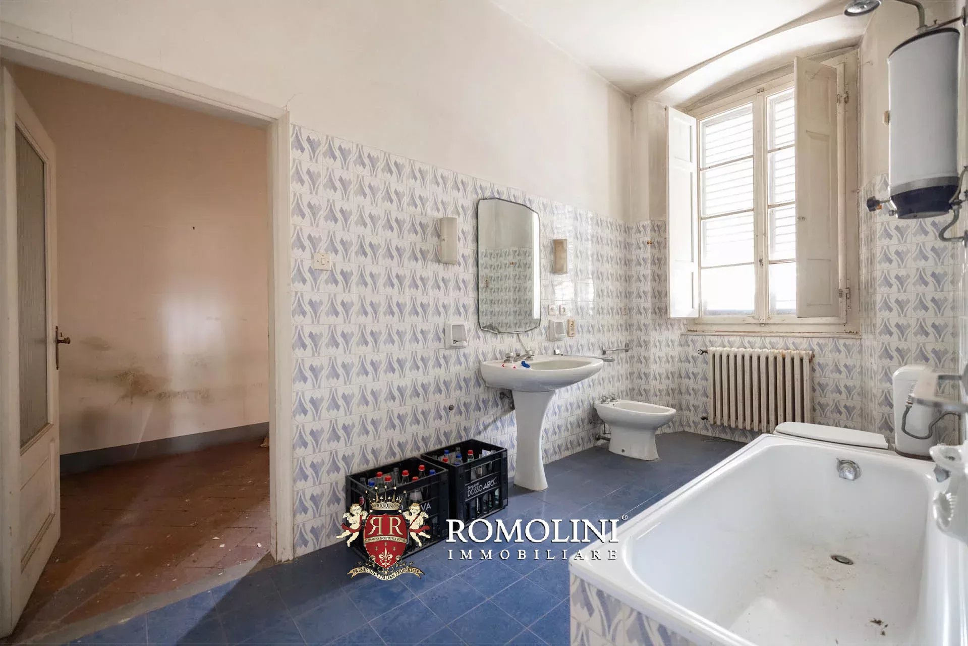 8 Bedroom Villa/Townhouse's Image 38