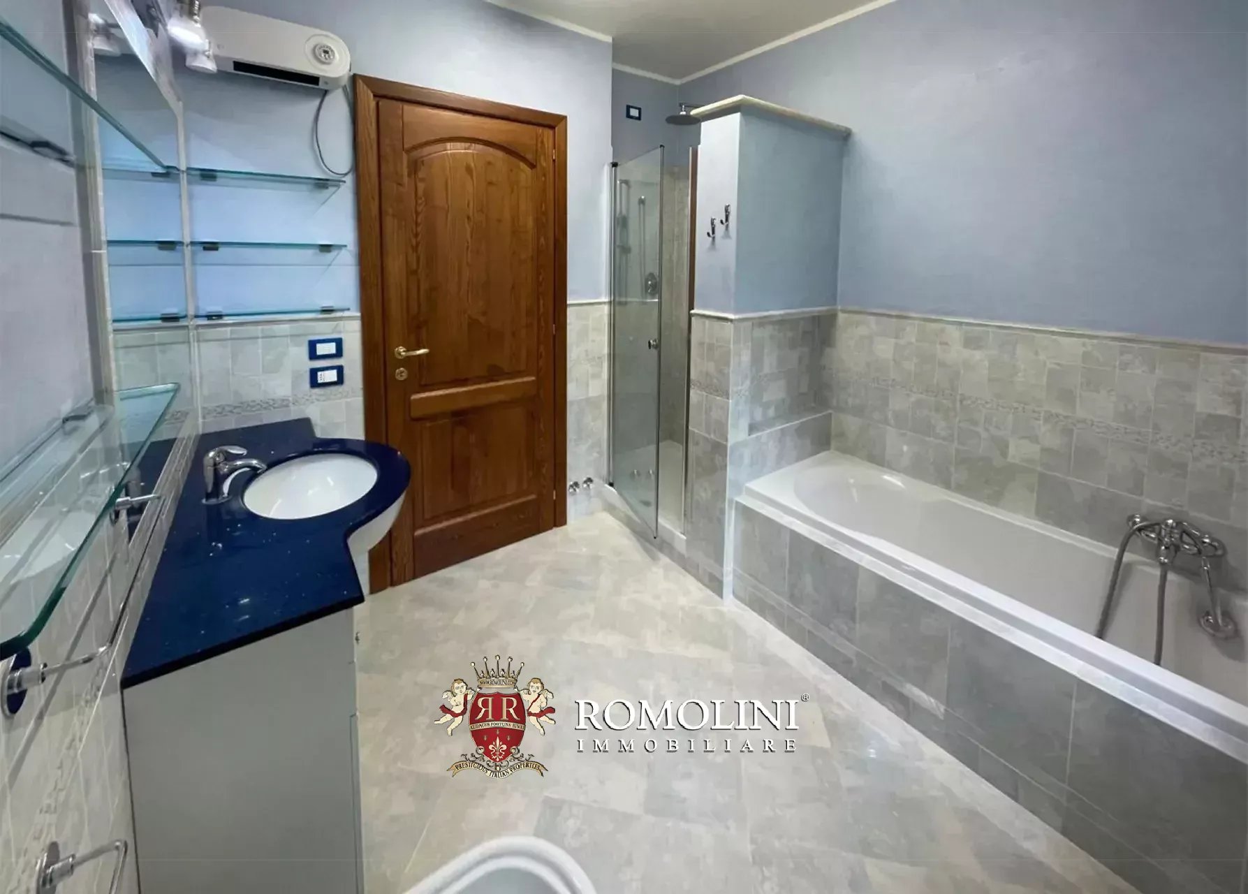 7 Bedroom Villa/Townhouse's Image 18