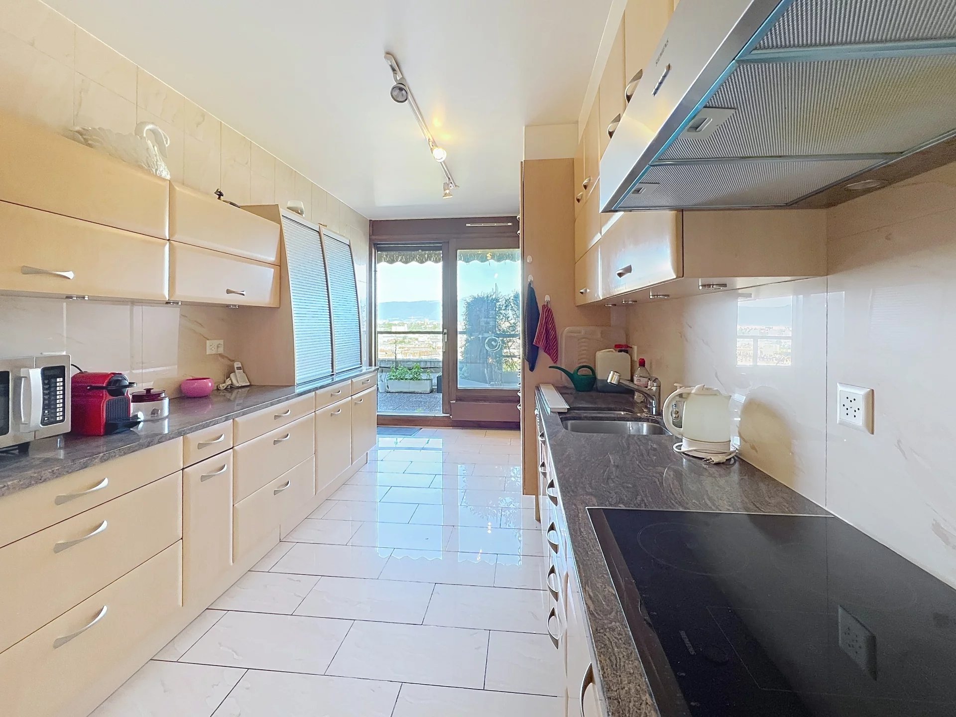 Superbe attique au sein d’une résidence de prestige – Champel