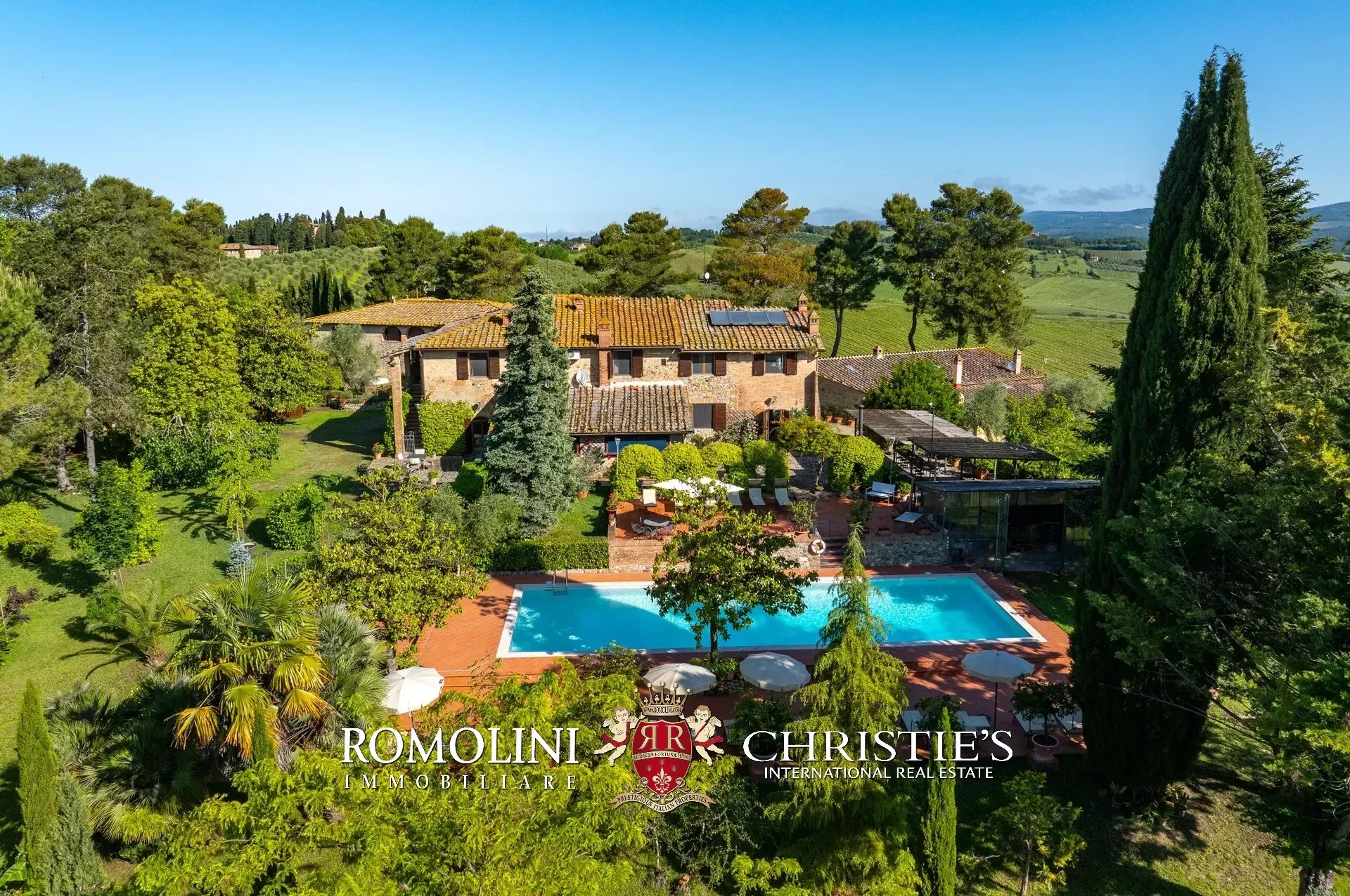18 Bedroom Vineyard's Image 12