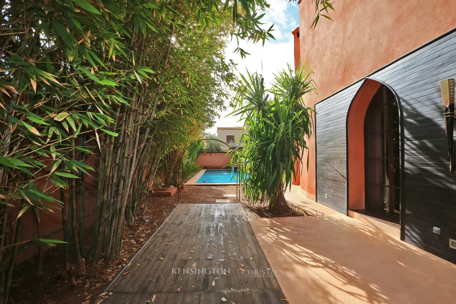 6 Bedroom Villa/Townhouse's Image 16