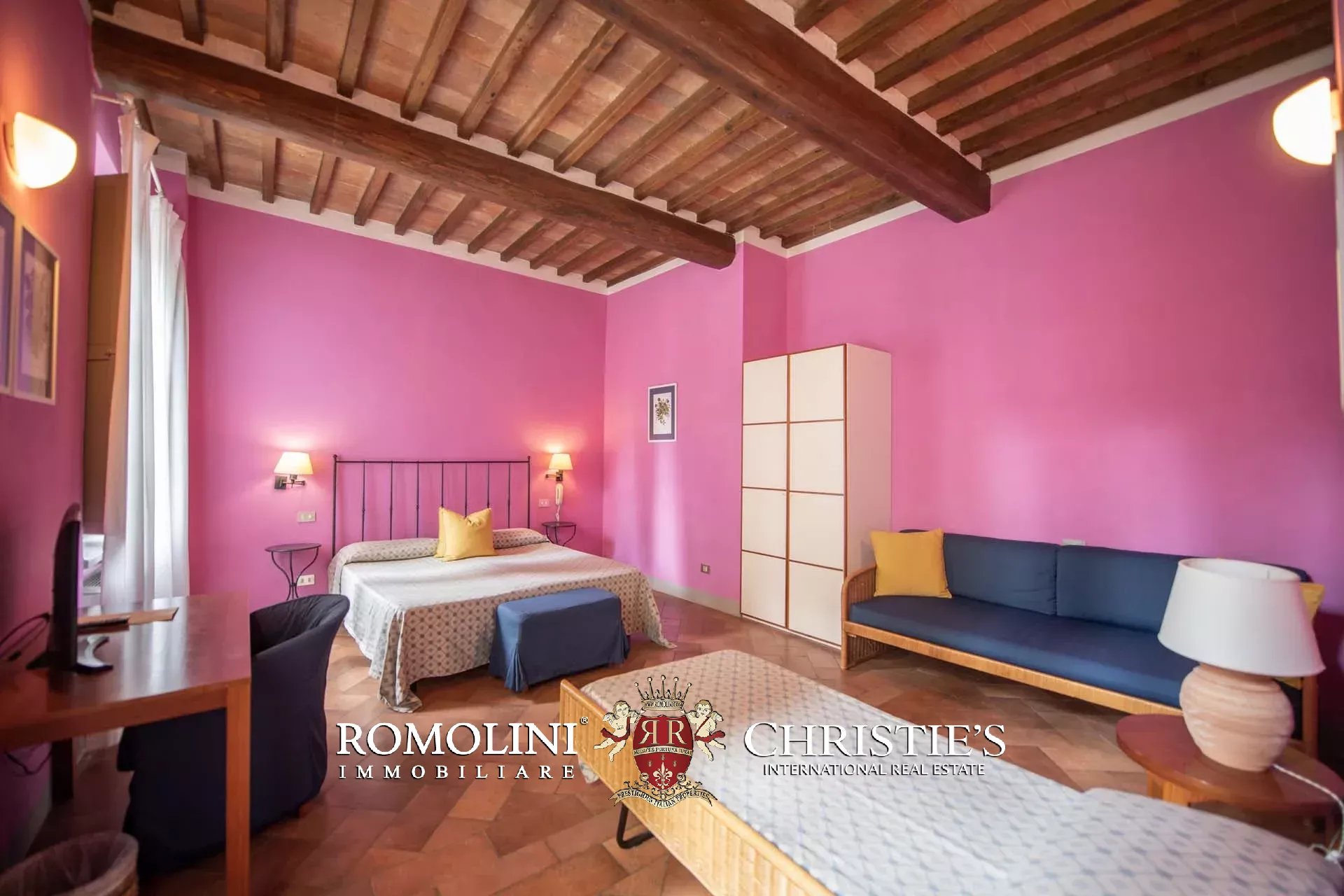 24-KEY BOUTIQUE HOTEL FOR SALE WITH VIEW OF SAN GIMIGNANO'S HISTORIC CENTER