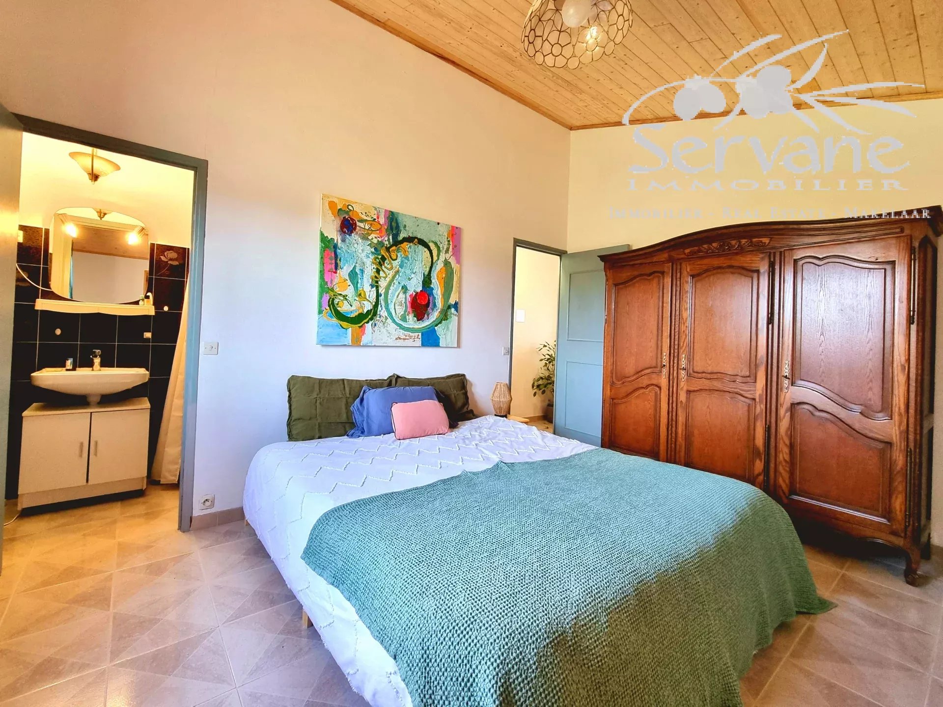 SOLE AGENCY LORGUES 3 BEDROOMS VILLA