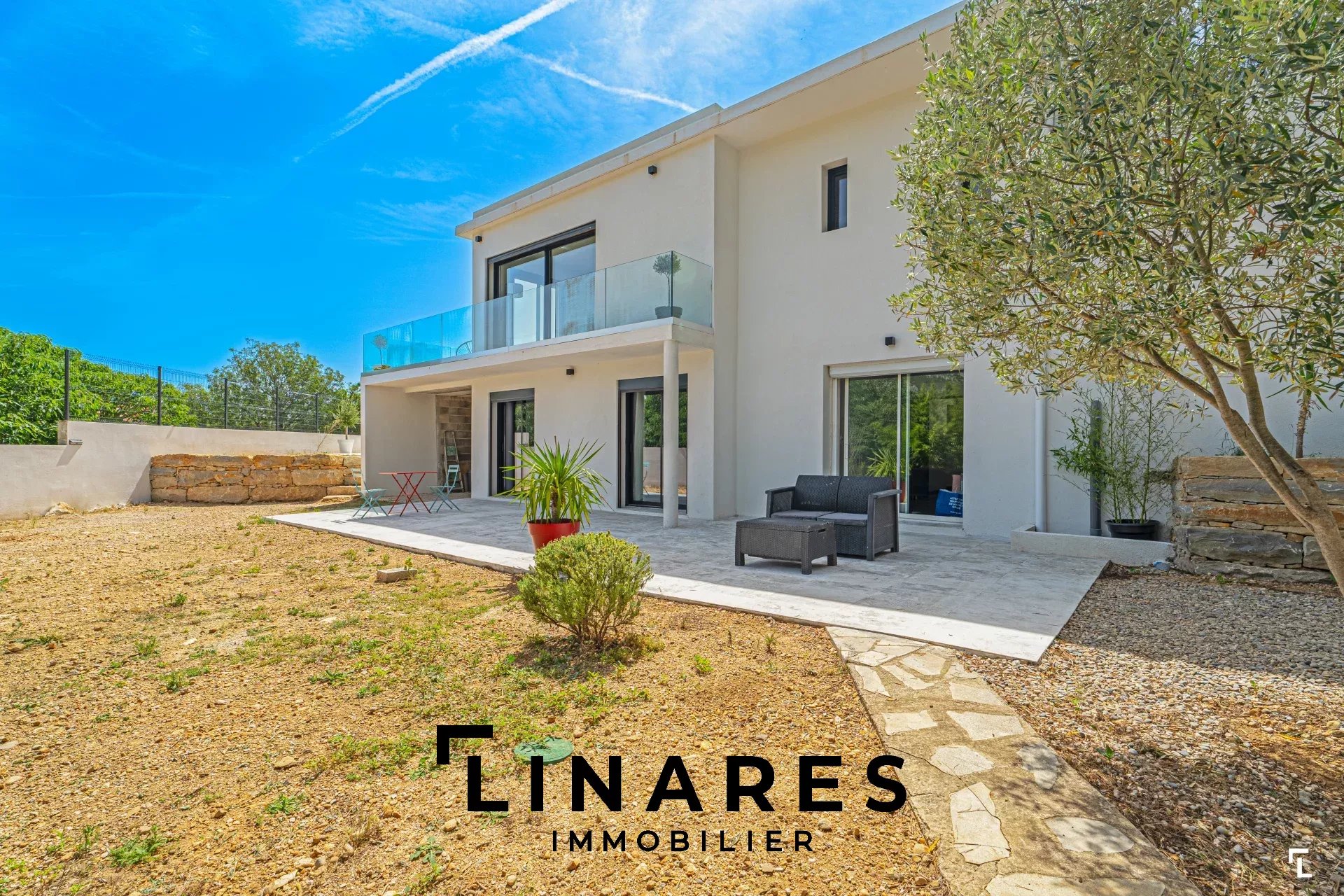 LA FRAICHEUR - Villa T5 de 156m2 + 58m2 - Terrain 1280m2 - Éoures/Aubagne