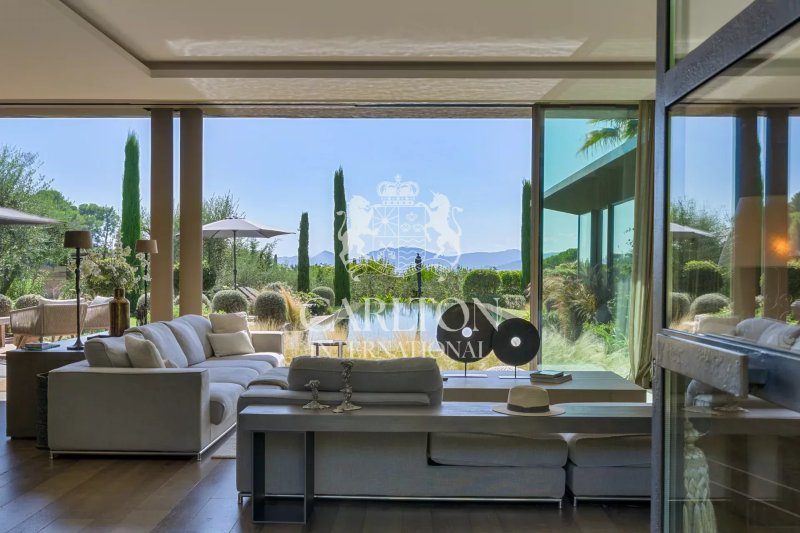 Mougins
