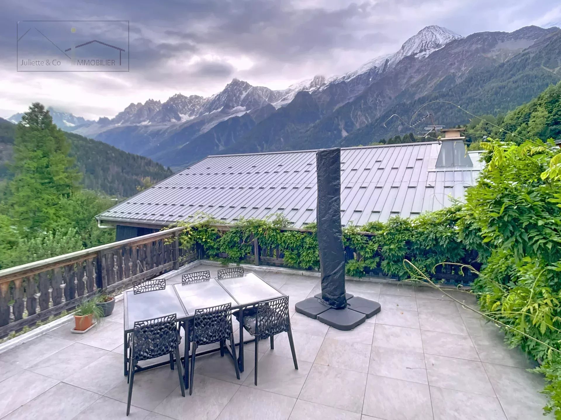 260 m² former school converted into 3 furnished apartments in Les Houches Accommodation in Chamonix