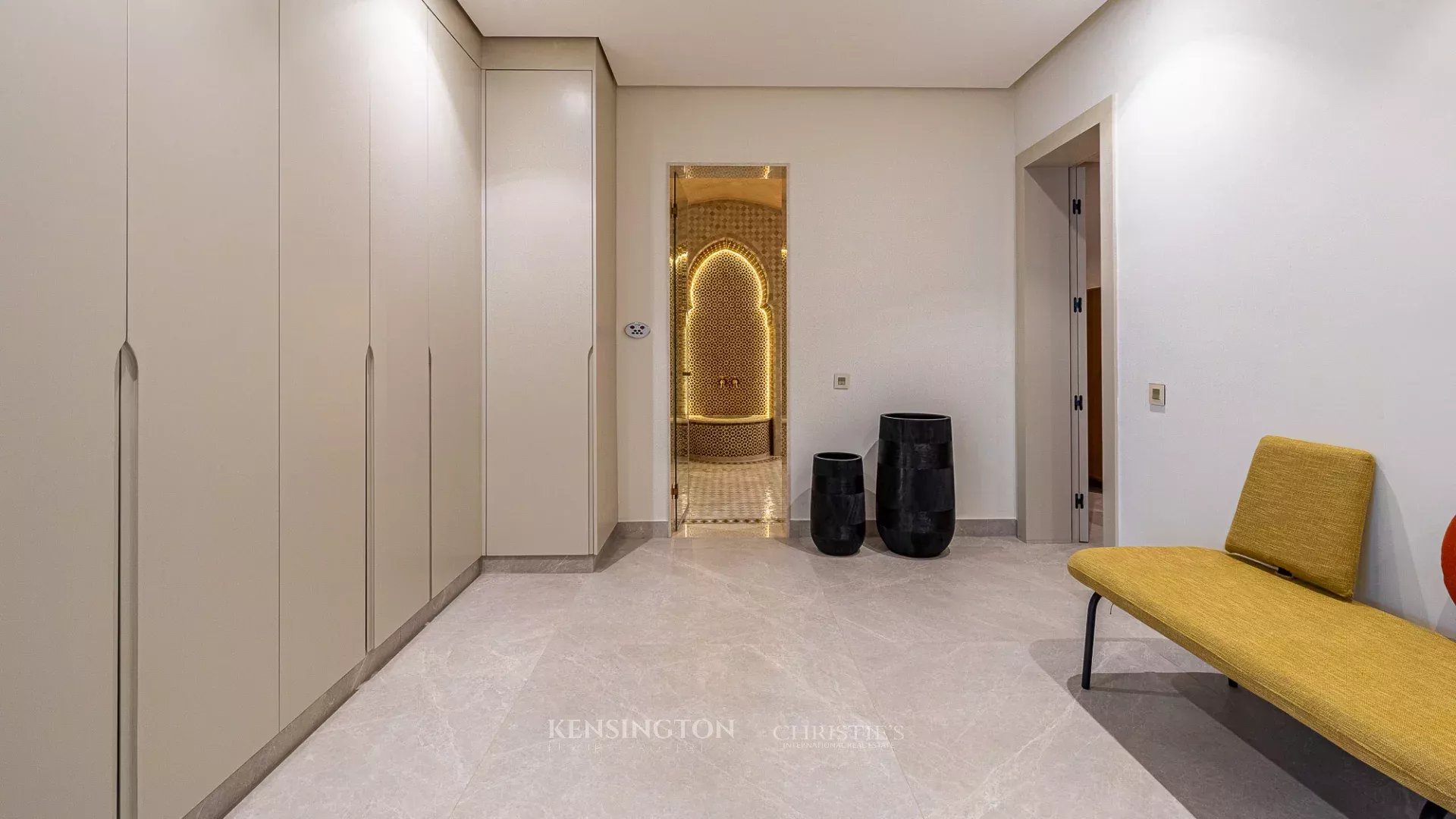 8 Bedroom Villa/Townhouse's Image 36