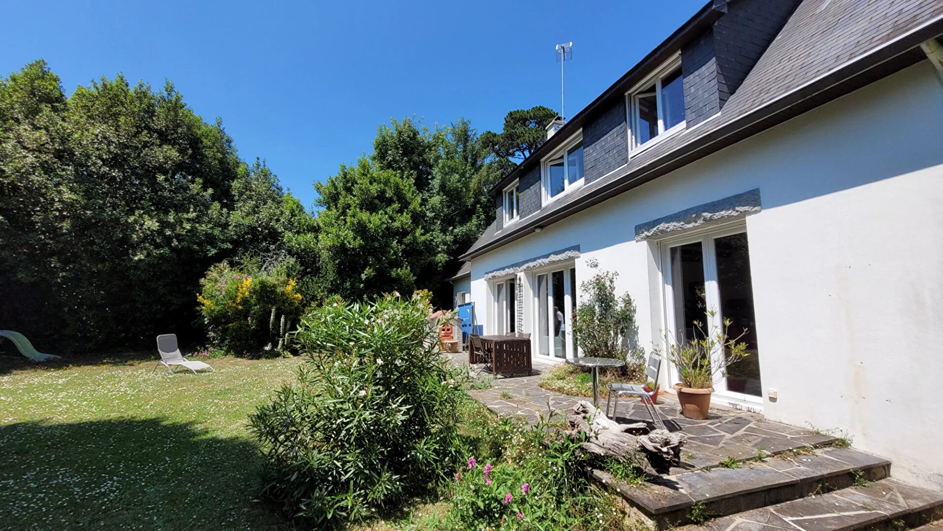 CONCARNEAU - Le Cabellou - Belle Maison familiale de 7 pièces et 158 m² habitables à 2 pas de la plage et des sentiers du Littoral.
