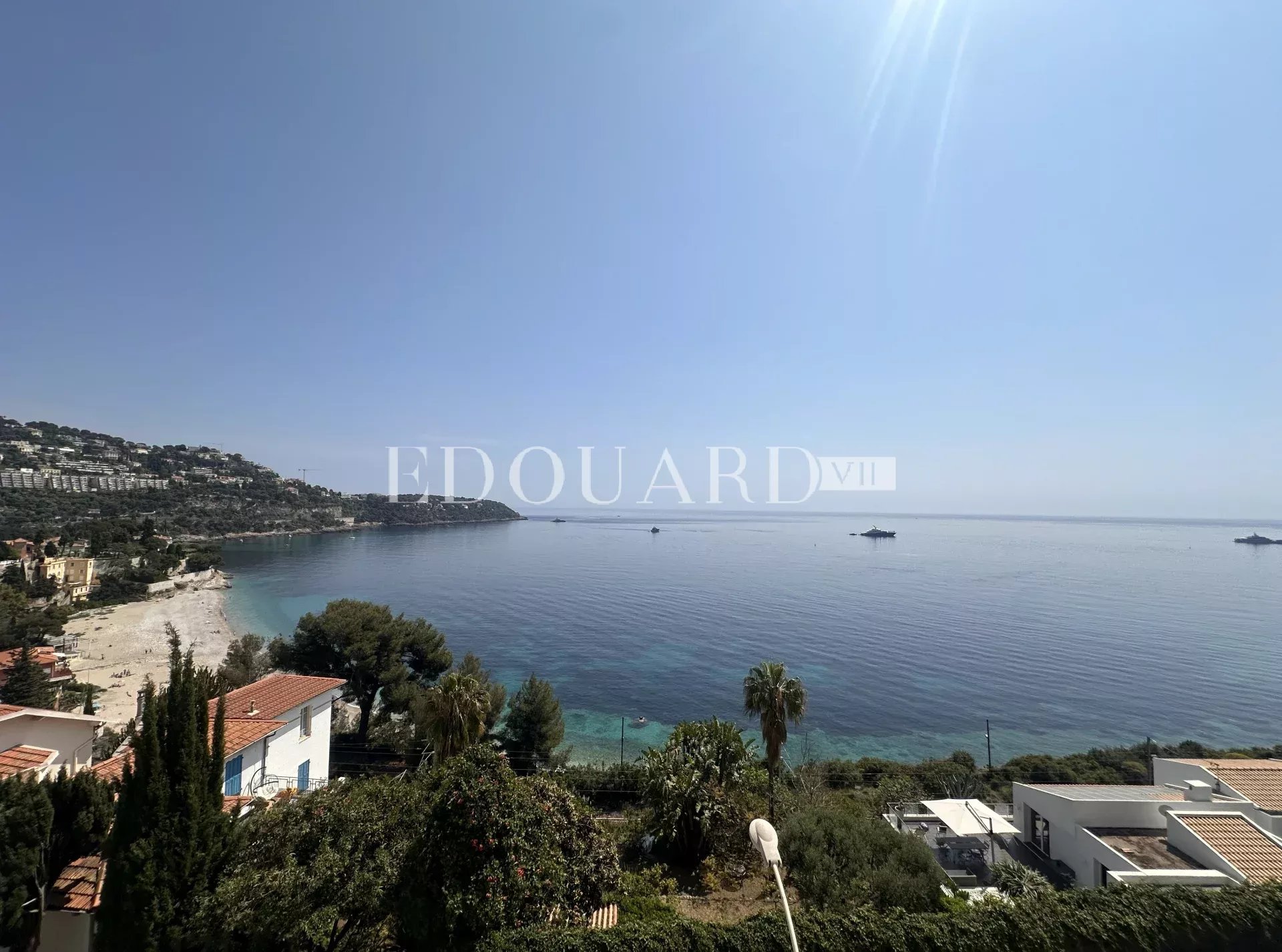 En exclusivité deux pièces avec terrasse, magnifique vue mer, spectaculaire solarium, spacieux parking - Photo 4