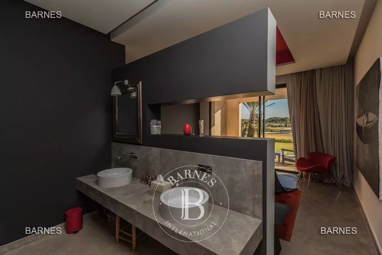 Stunning contemporary villa on a 3-hectare park, 30 minutes away from Marrakech. - picture 18