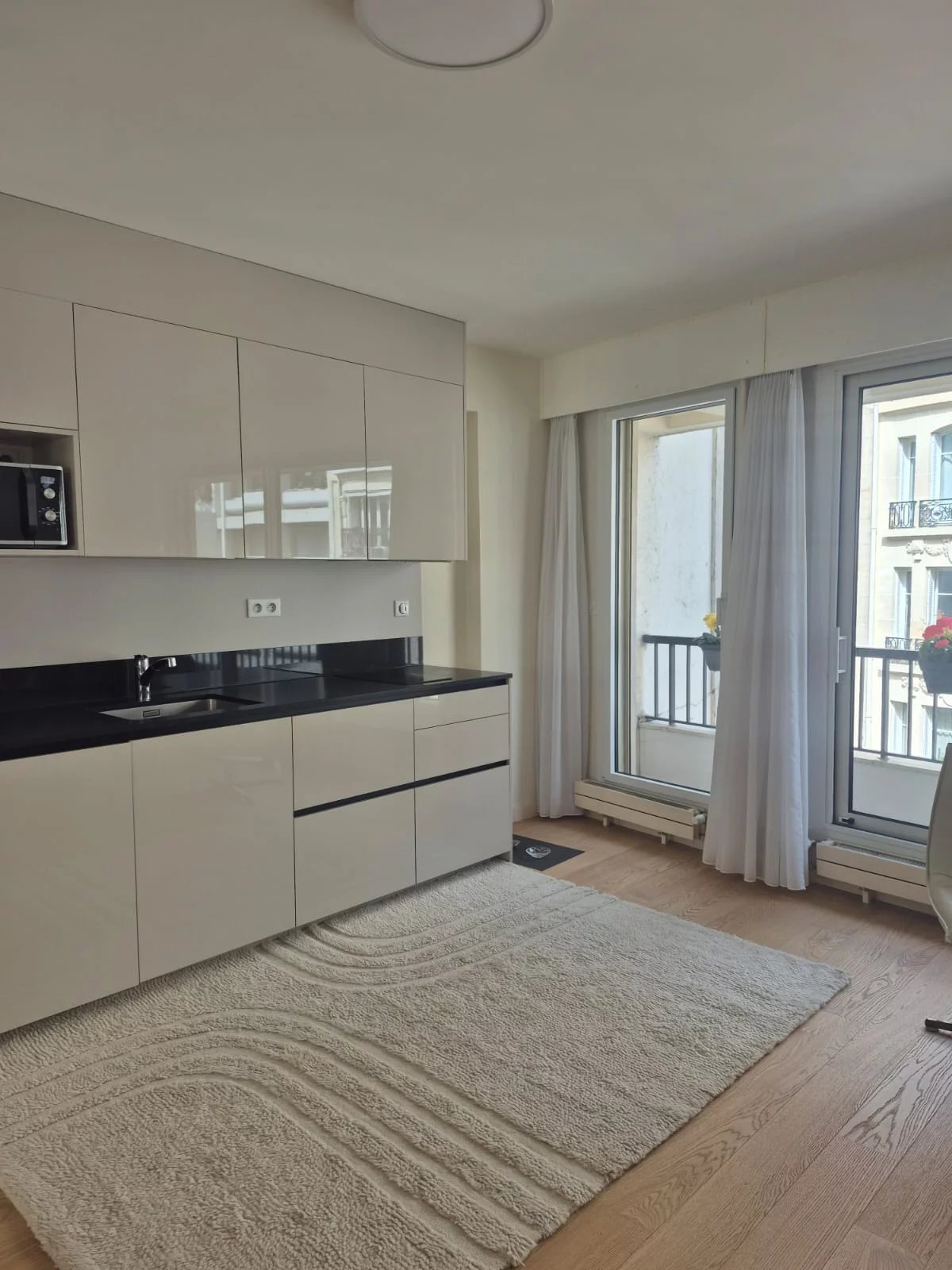 75006 – Studio 33M2 étage élevé