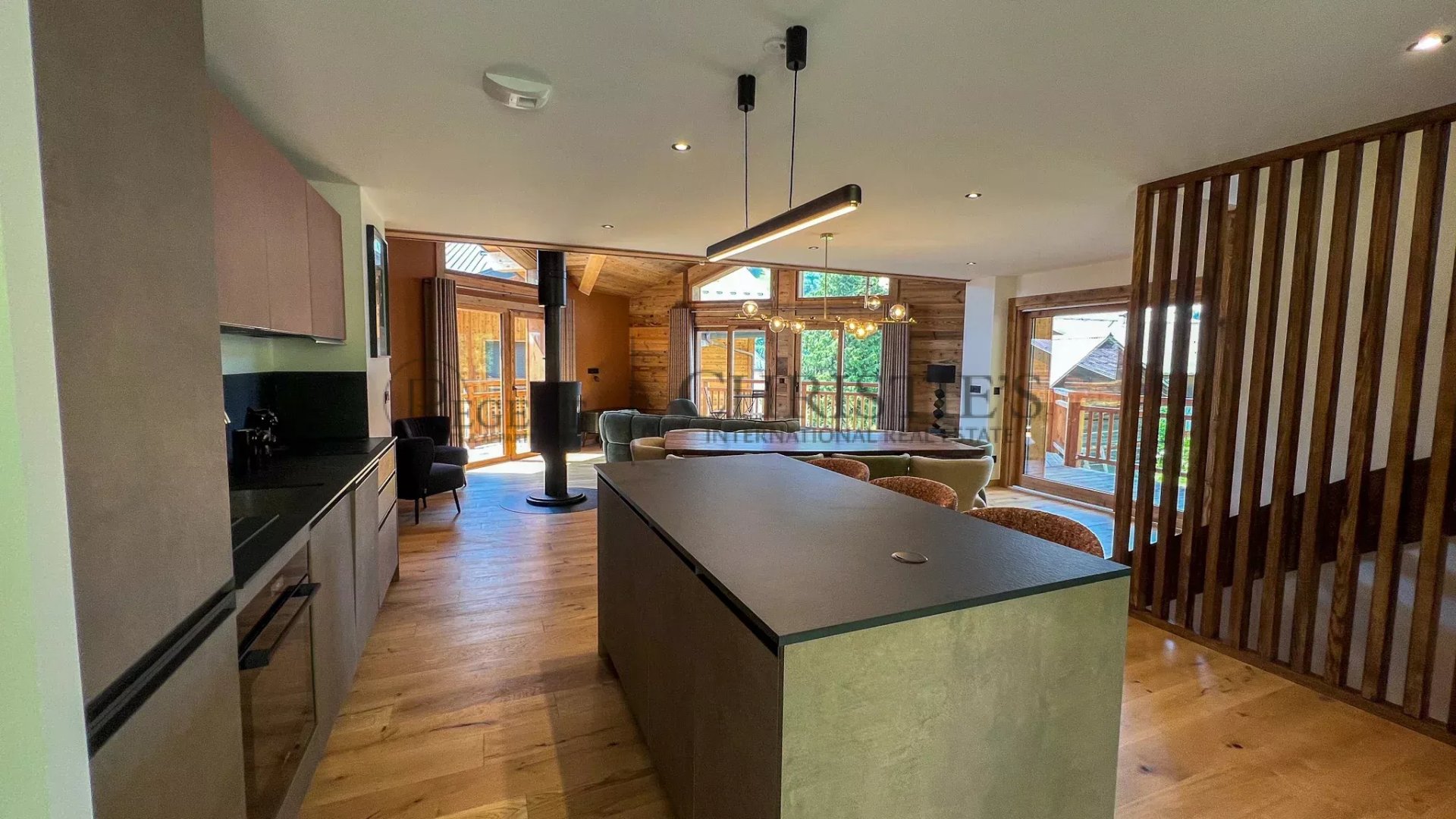 5 Bedroom Villa/Townhouse's Image 6