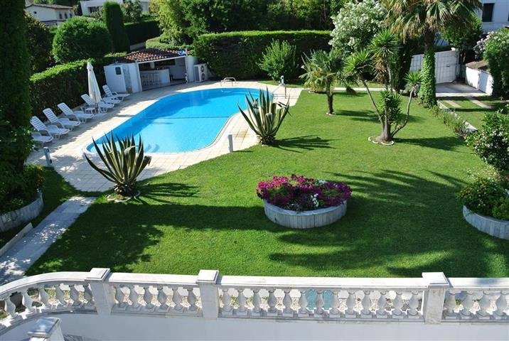 Belle propriété dans un domaine privée au Cap d'Antibes