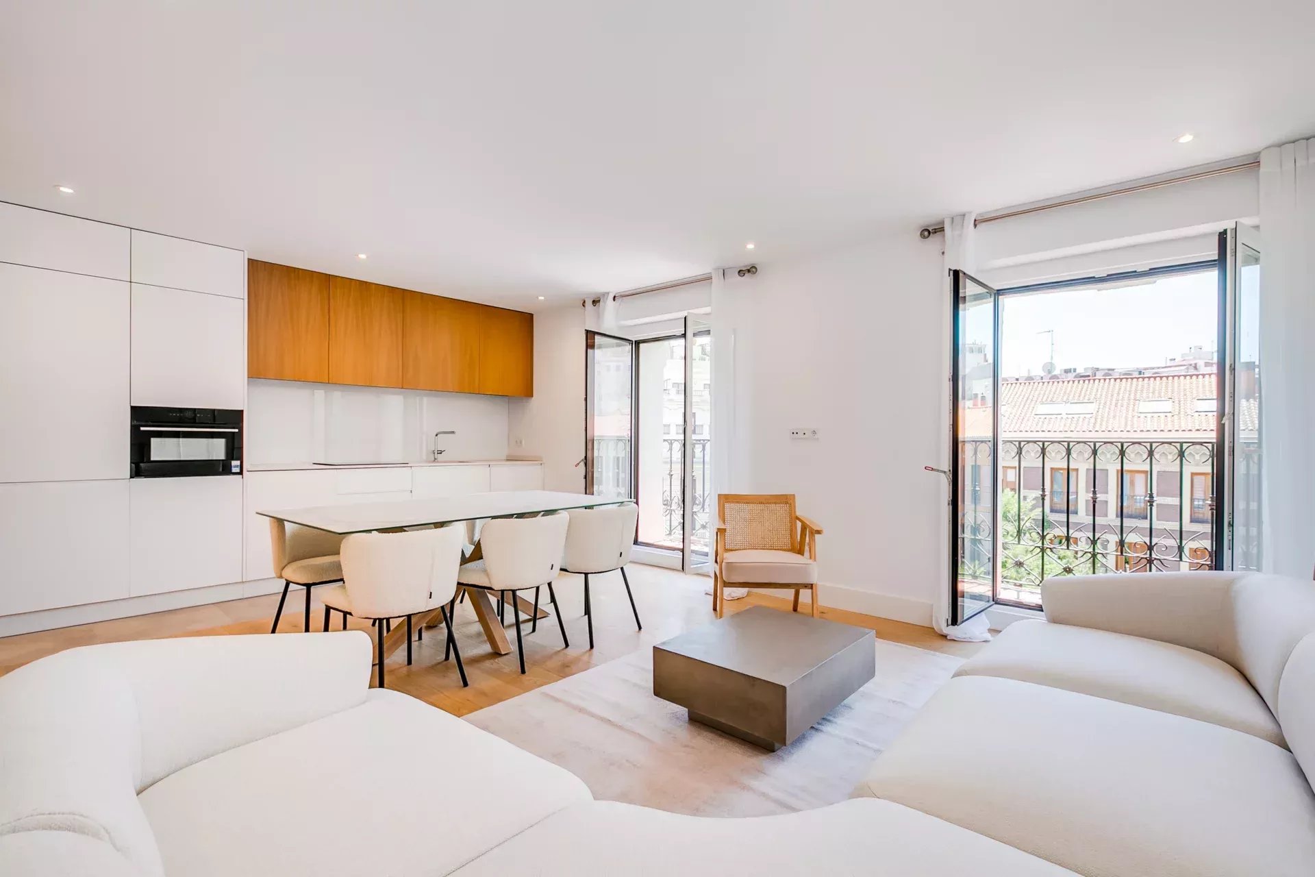 Madrid – Goya – Elegant Apartment with 5 Balconies