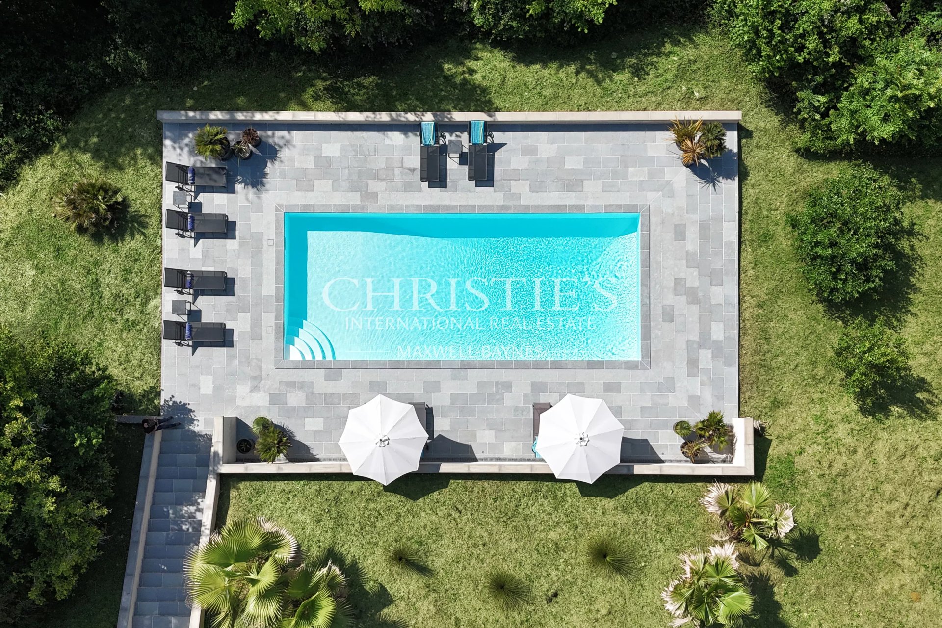 6 Bedroom Villa/Townhouse's Image 15